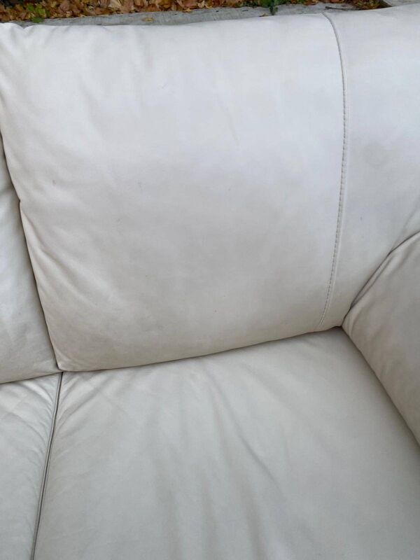 Canapé 2 places scandinave en cuir véritable beige