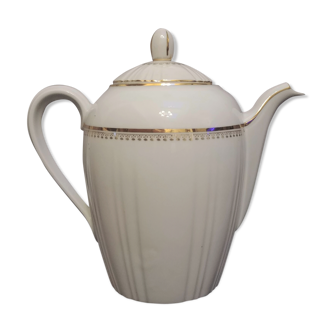 Fine porcelain coffee pourer from Limoges, gilded décor