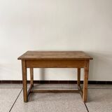 Farm table