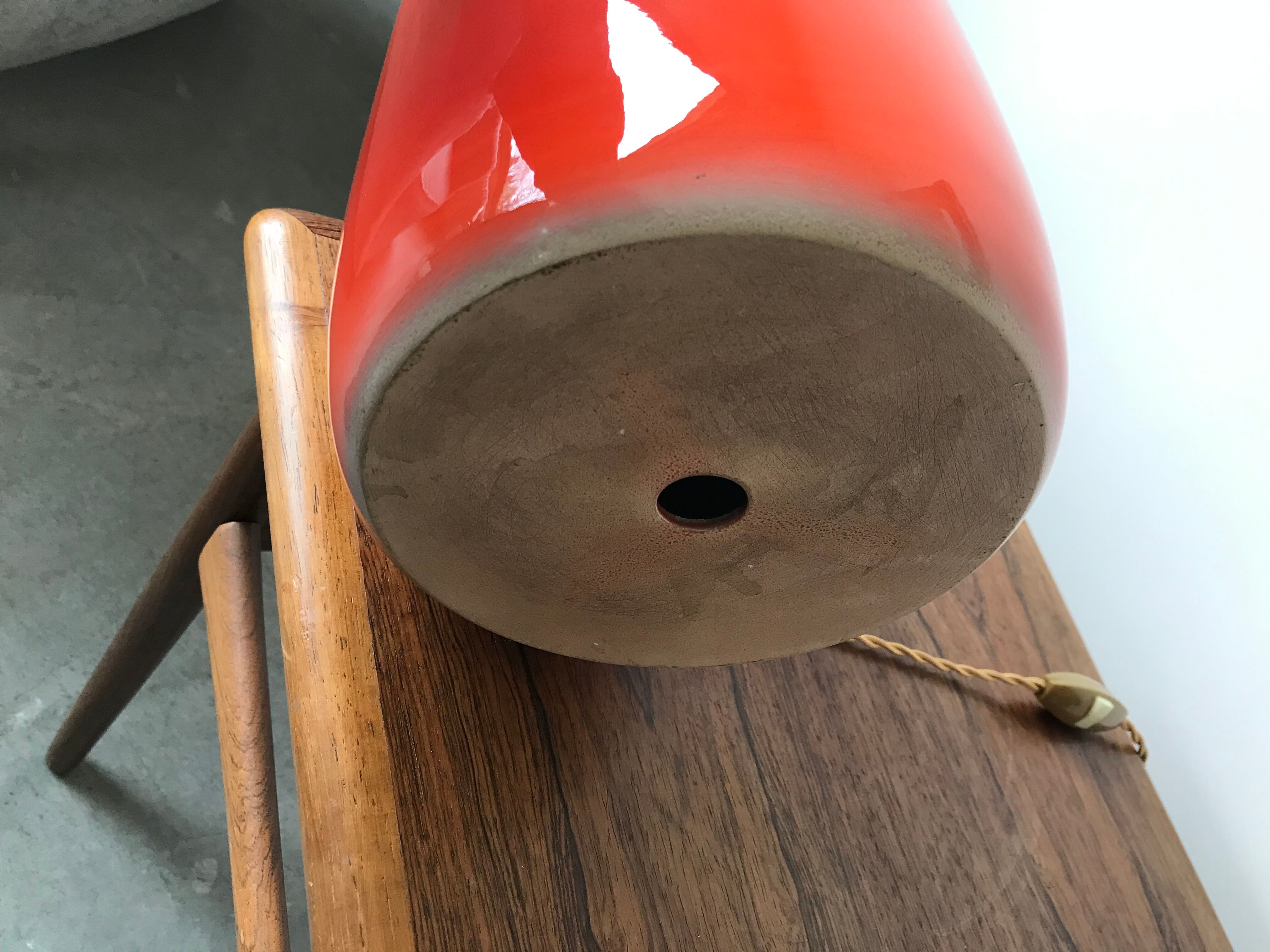 Lampe en céramique orange