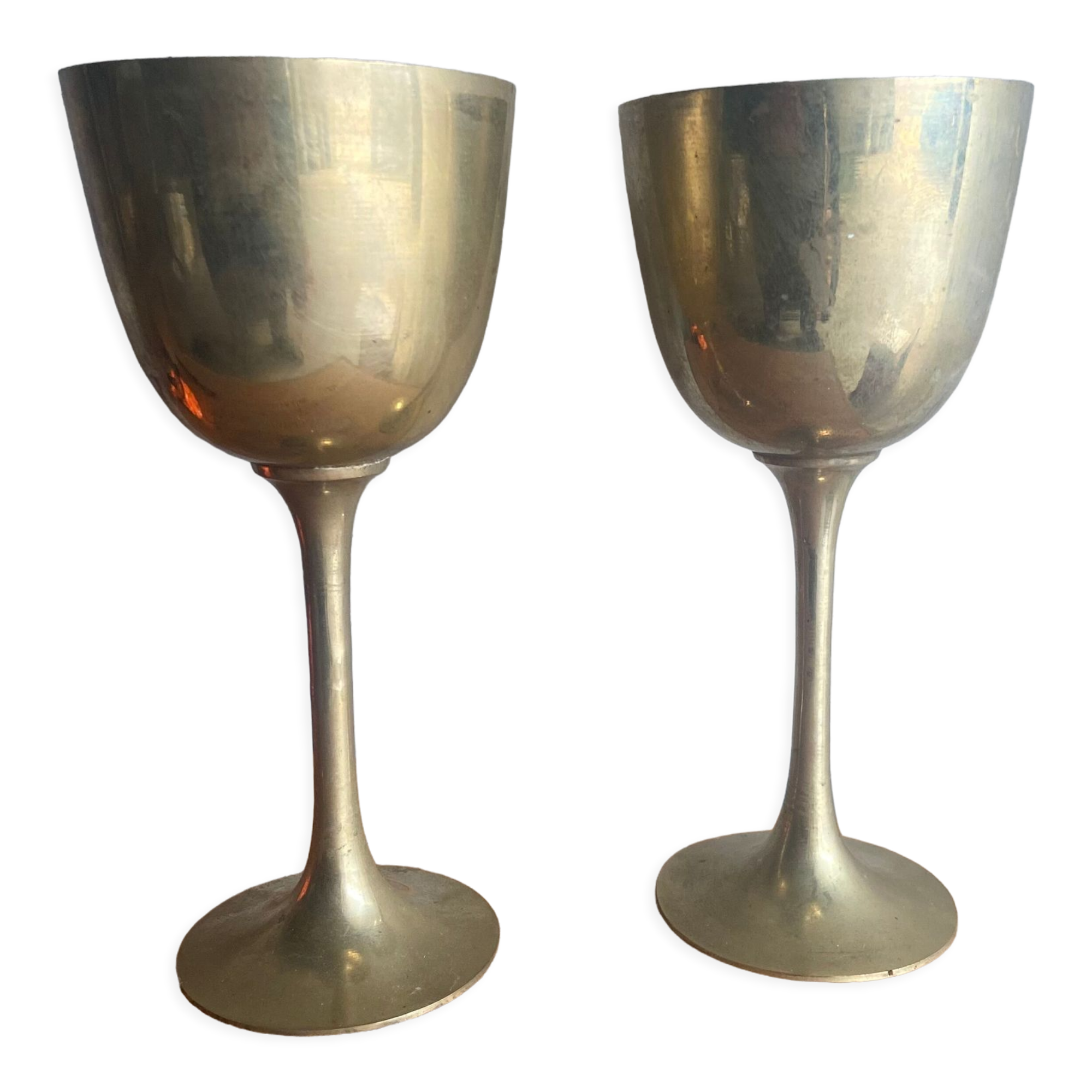 Gilded metal stemmed glasses