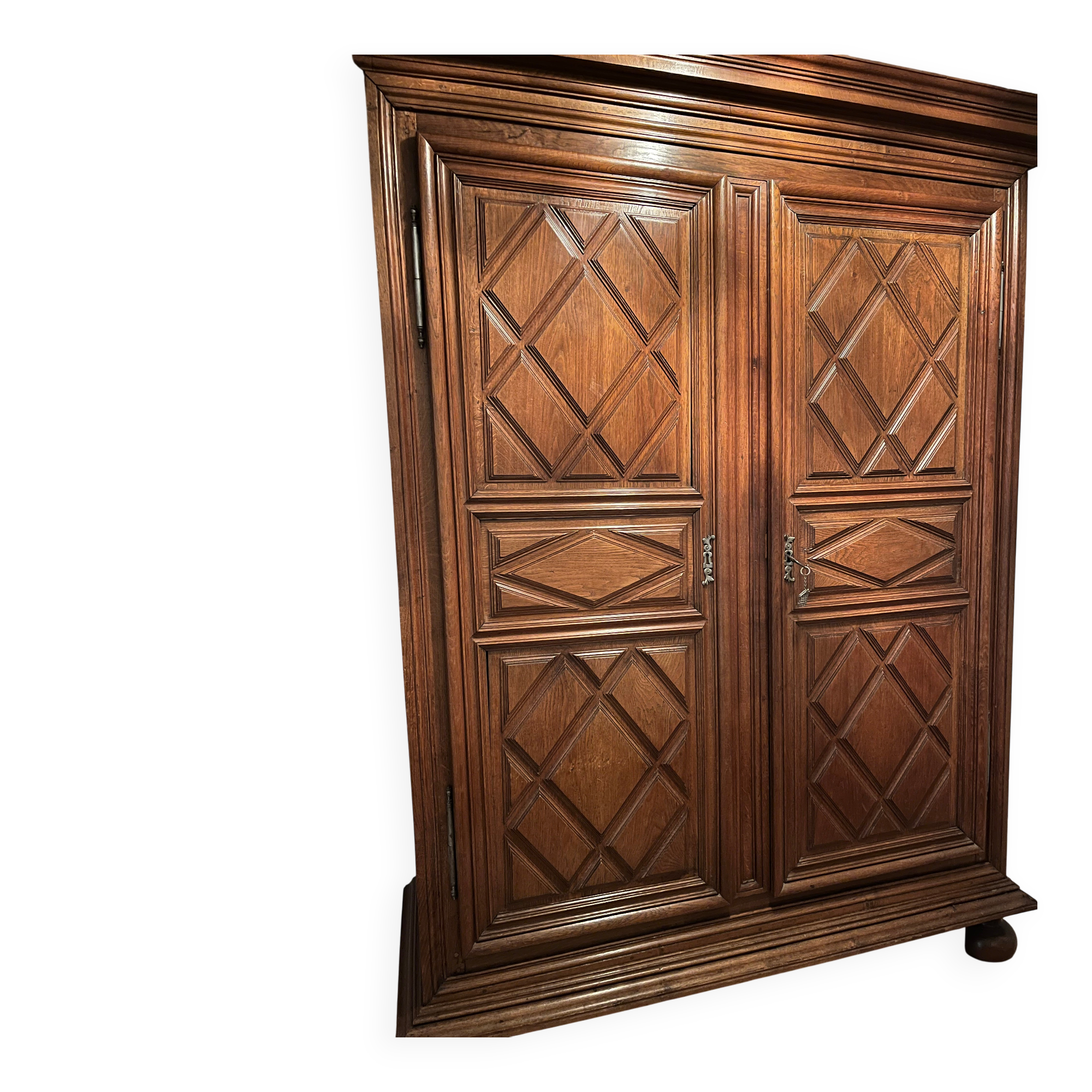 Louis XIII wardrobe in solid walnut