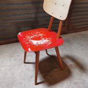 Chaise en bois rouge ton  1960