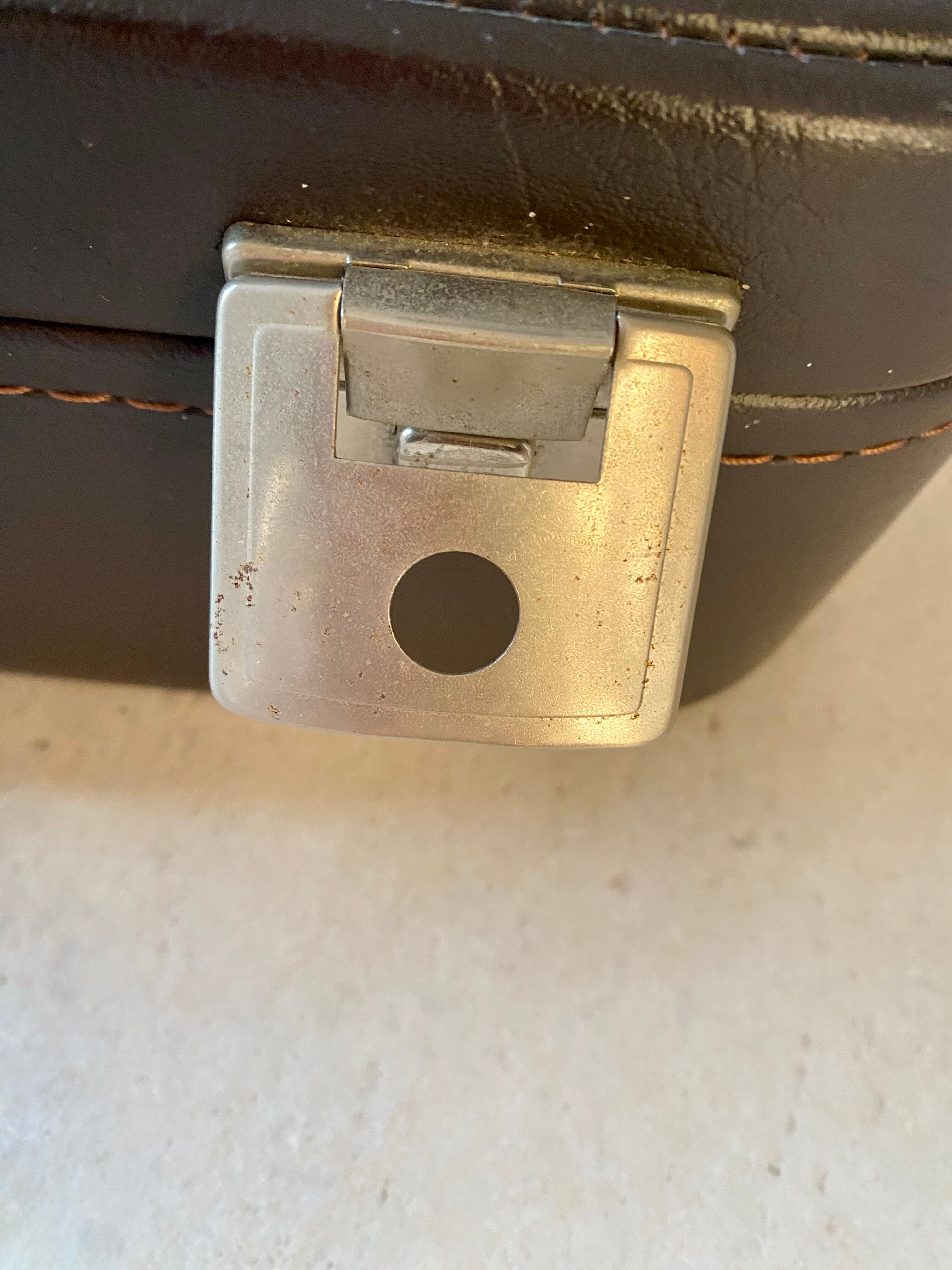 Brown suitcase Favo vintage