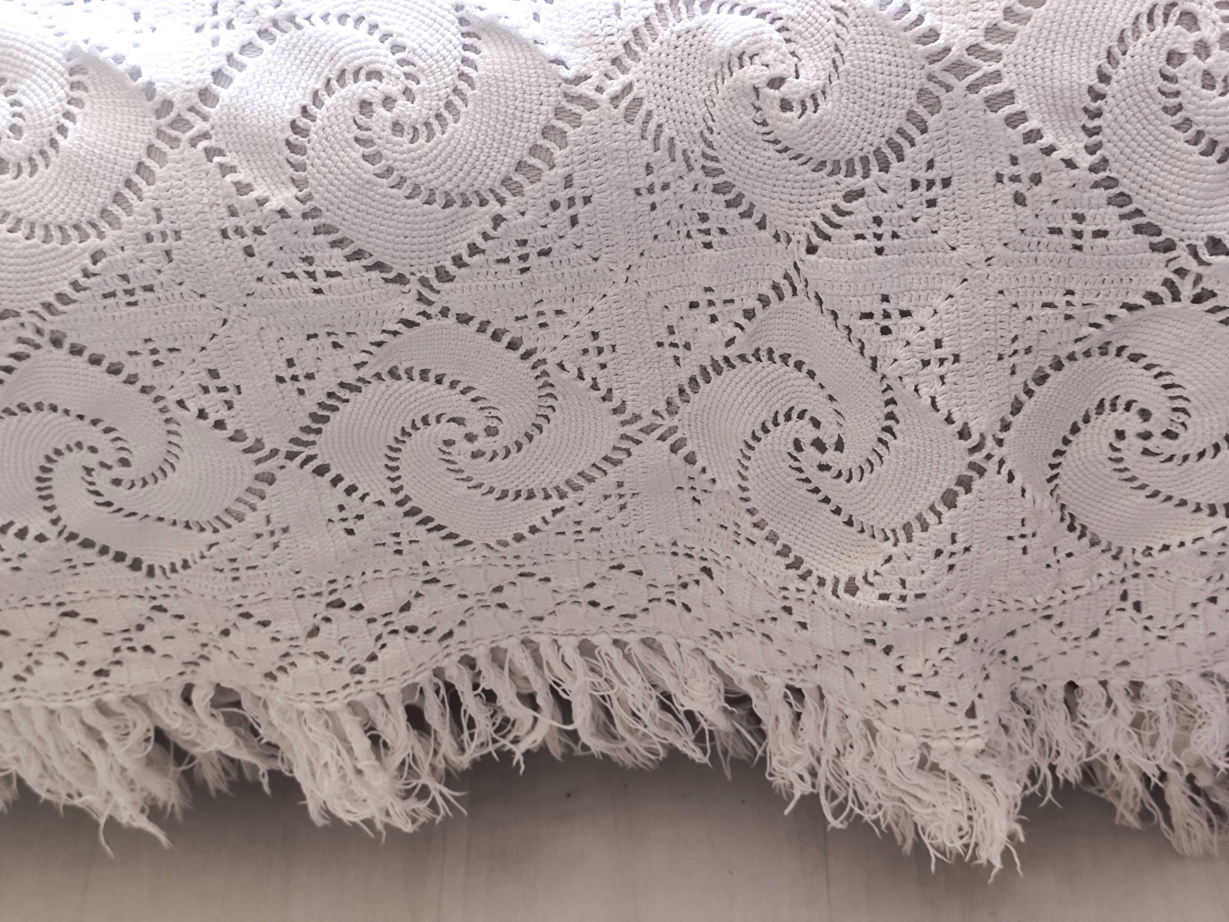 White cotton bedspread, Old crochet bedspread