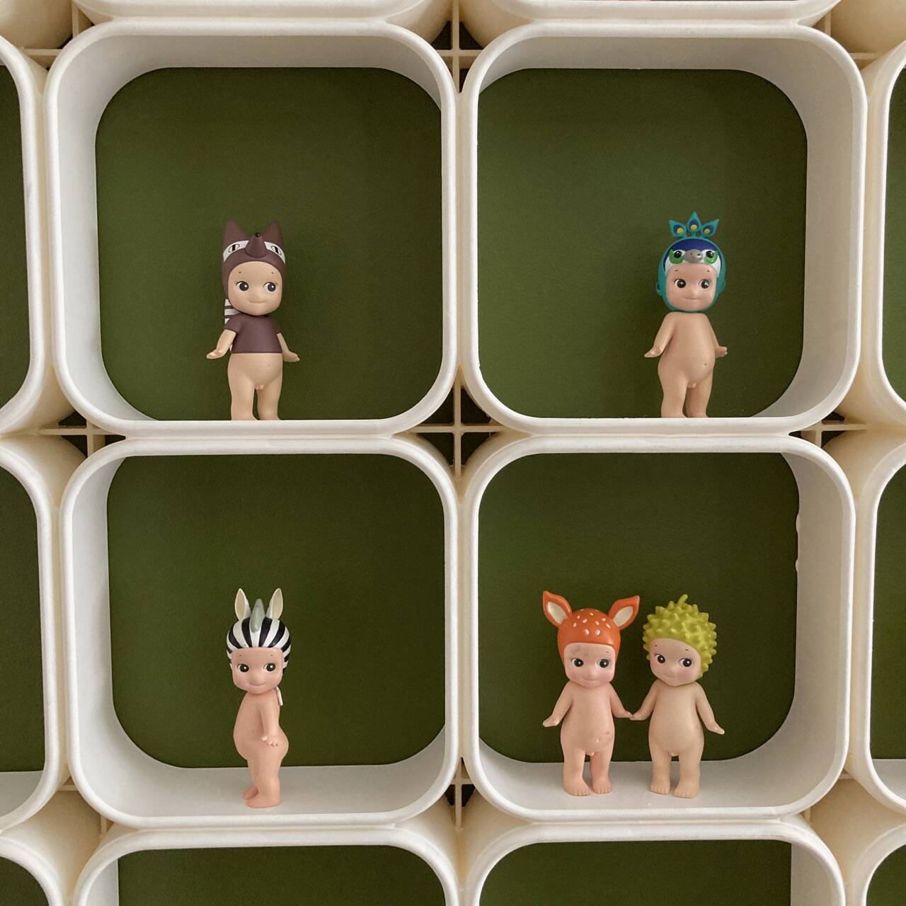 White plastic module shelf from the 70s