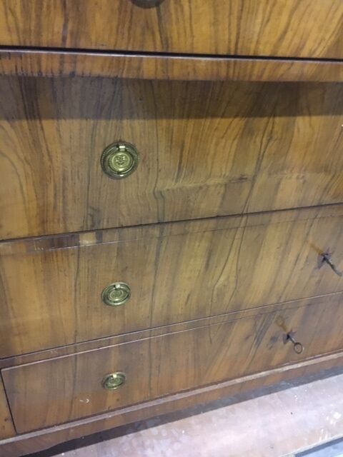 Walnut dresser 4 drawers