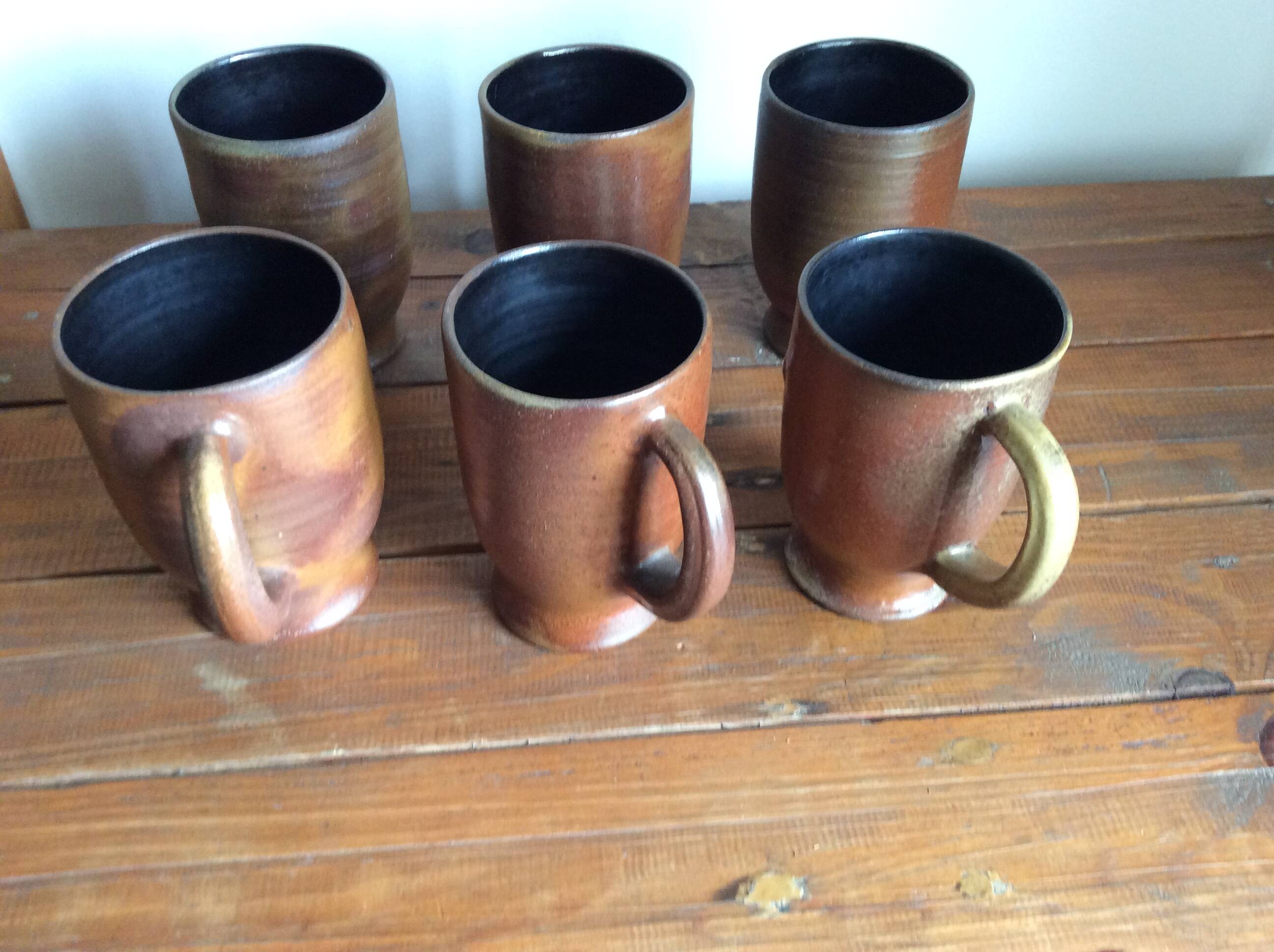 6 stoneware mugs
