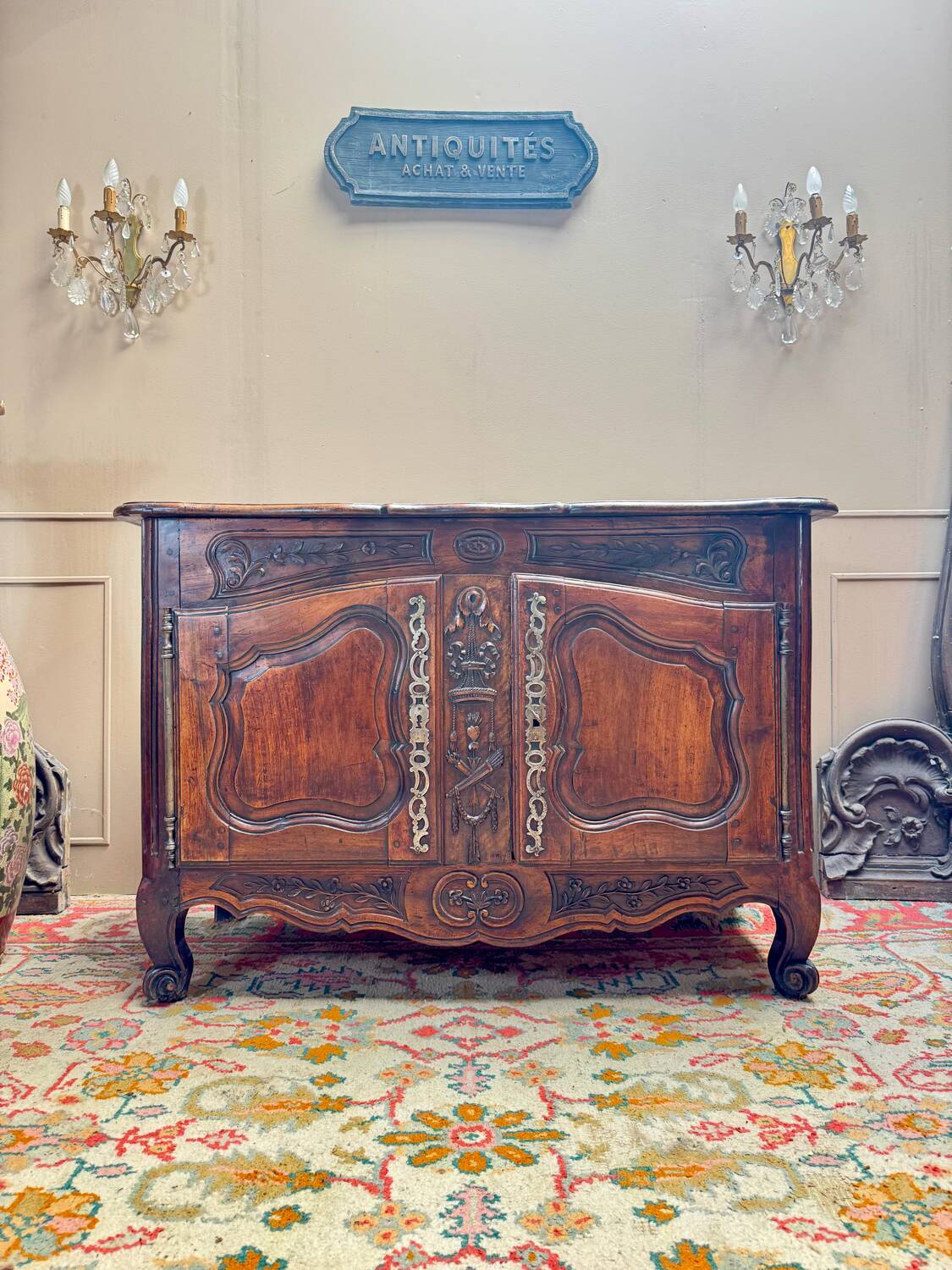 Buffet provençal en noyer d’époque Louis XV XVIII