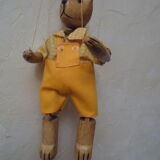 Bear puppet with wood yarn