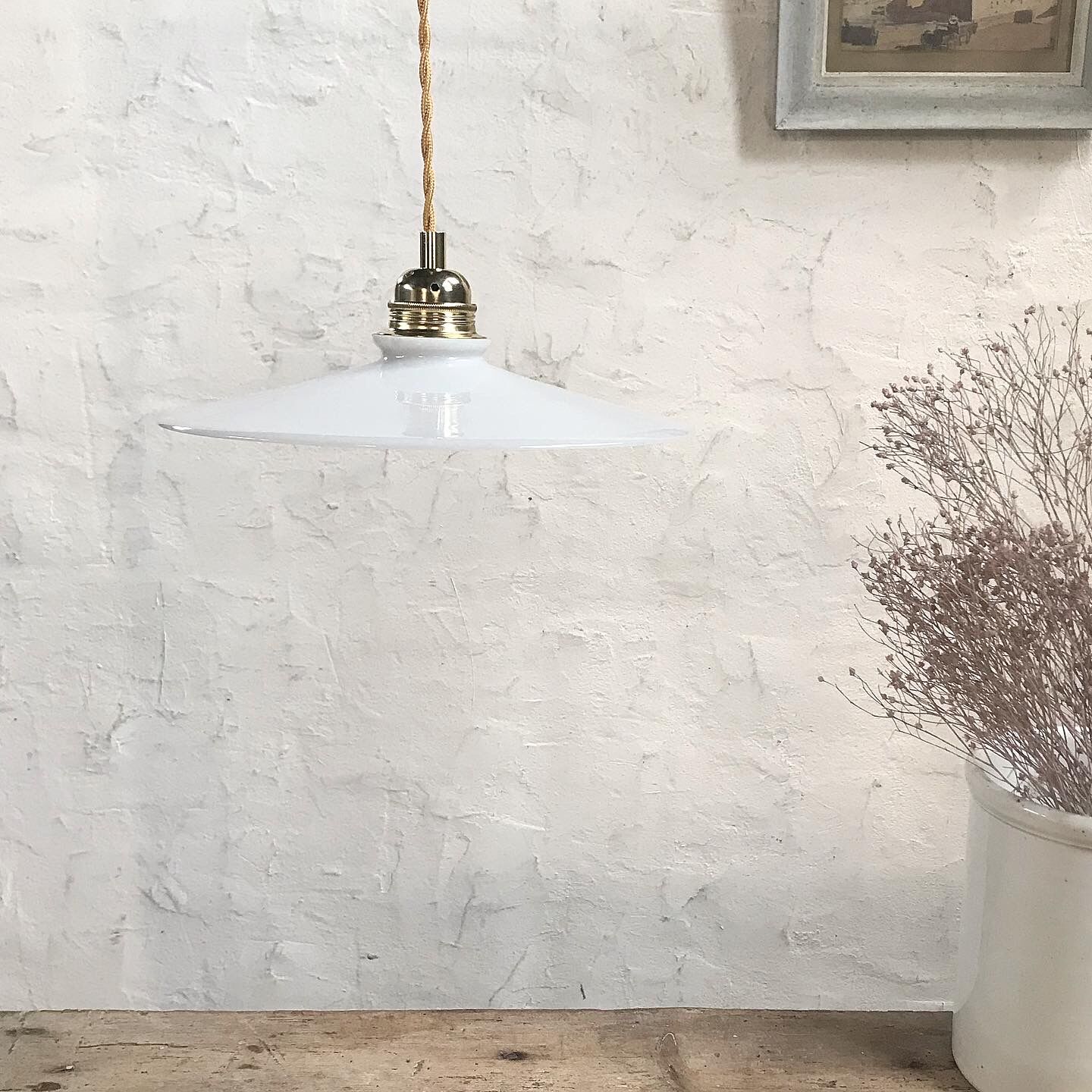 White opaline suspension