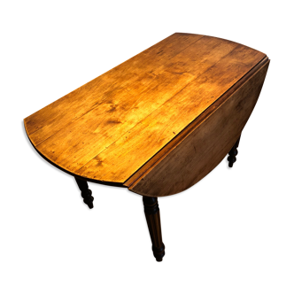 Table with shutters