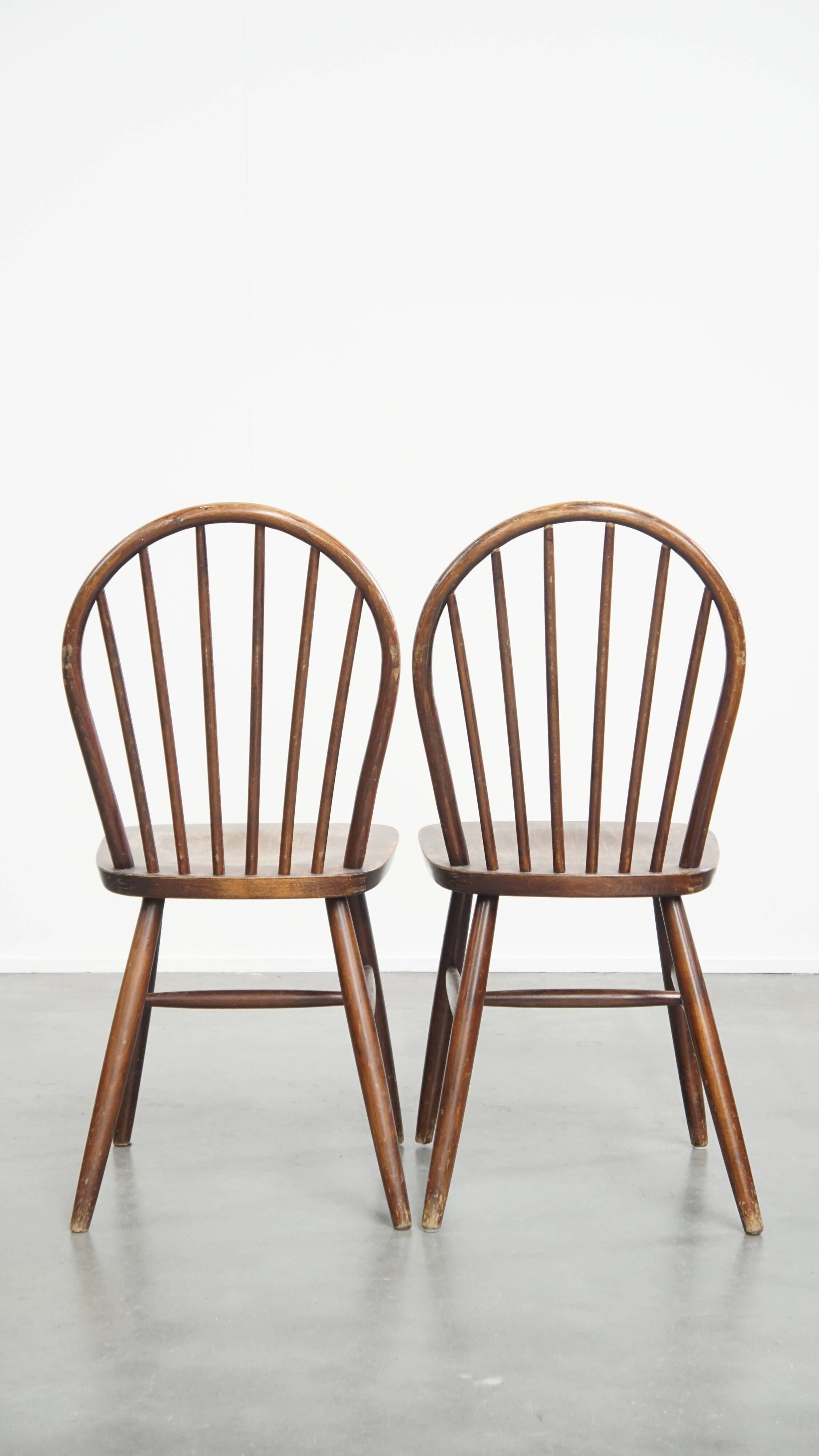 Ensemble de 8 chaises Windsor vintage en bois à dossier fuseau des années 1970