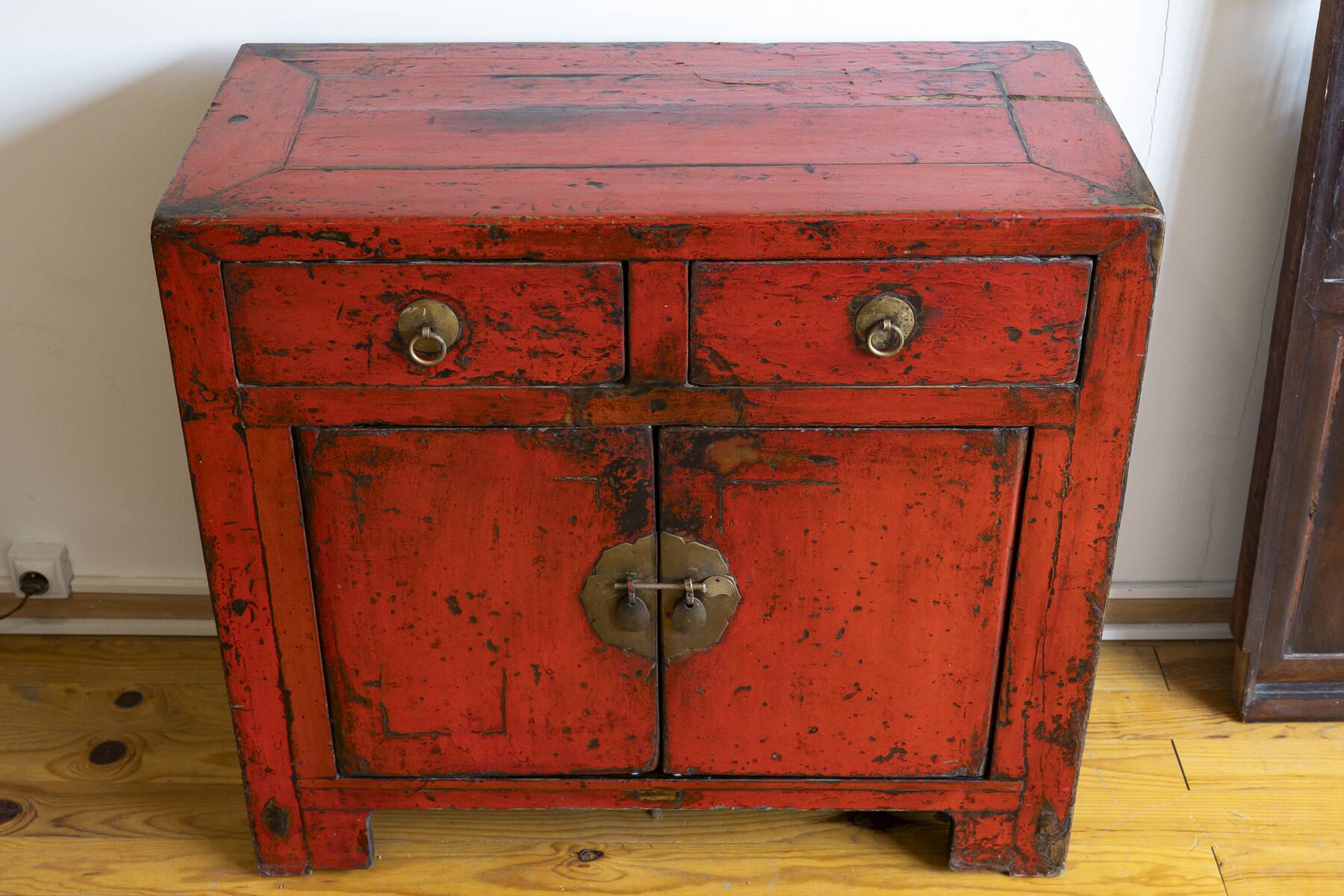 Buffet in ancient Chinese elm, lacquered red.