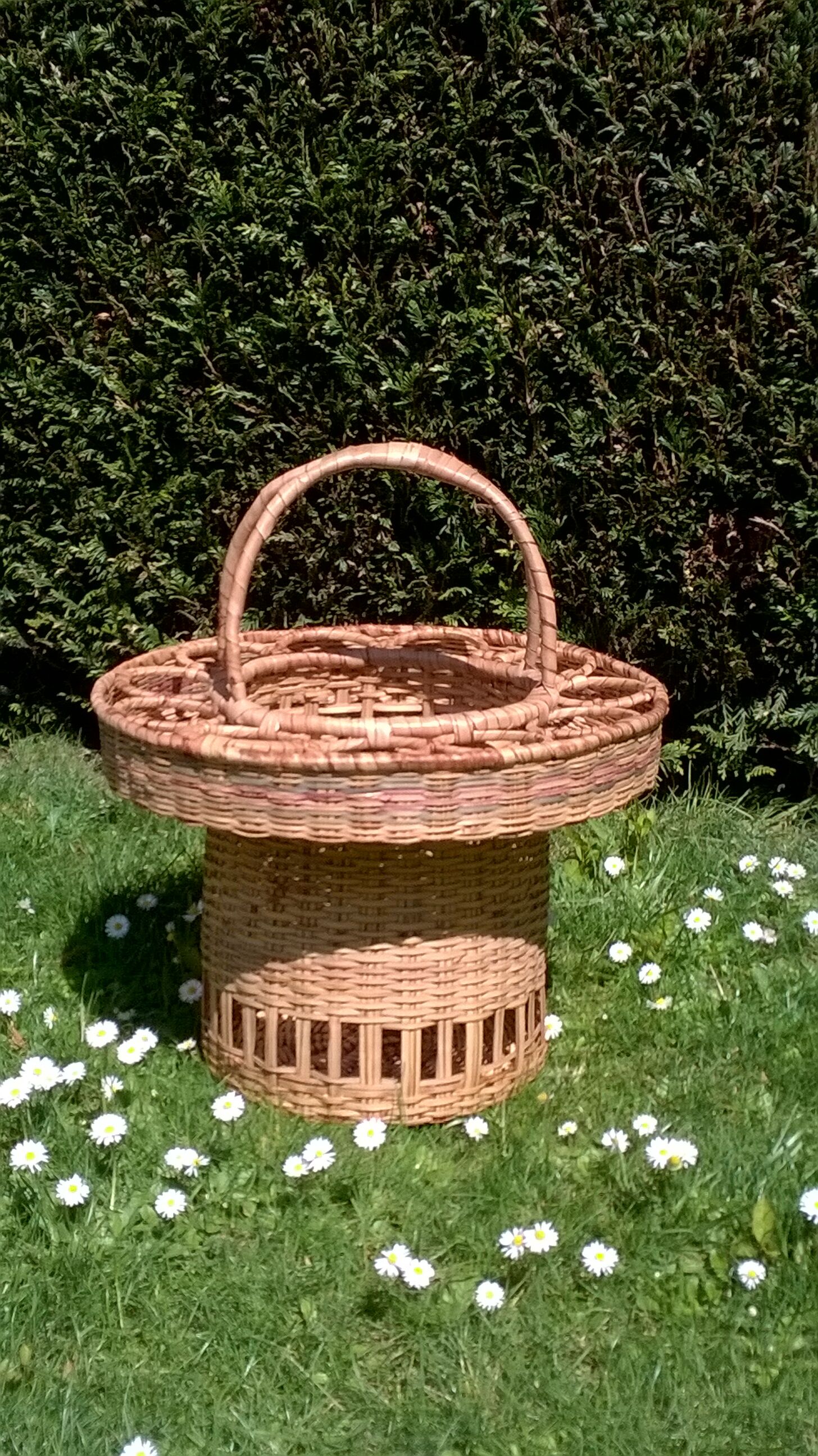 Rattan bottle holder