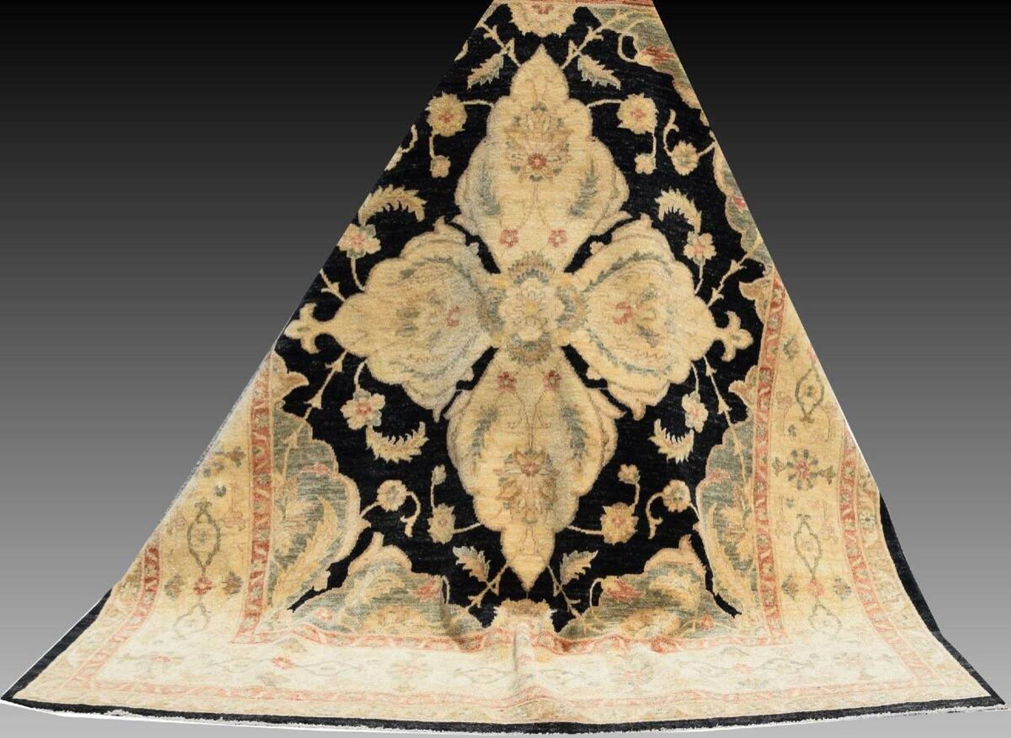 Oriental Ziegler rug: 1.96 x 2.10 Metres - Handmade Wool "Galerie Sardje"