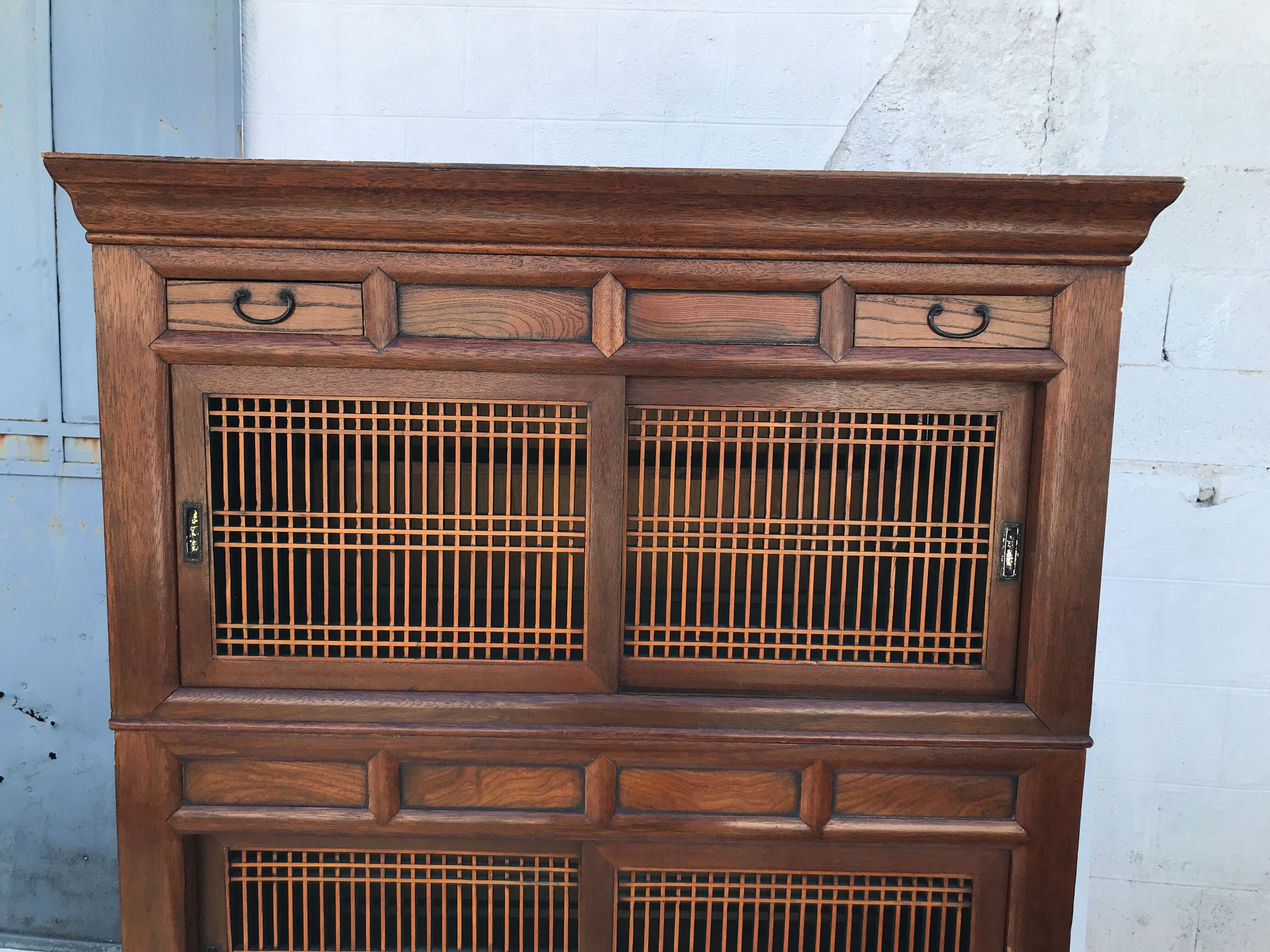 Armoire de cuisine chinoise du XIXe siècle