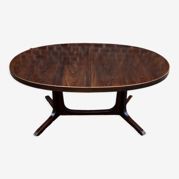 Baumann design oval dining table