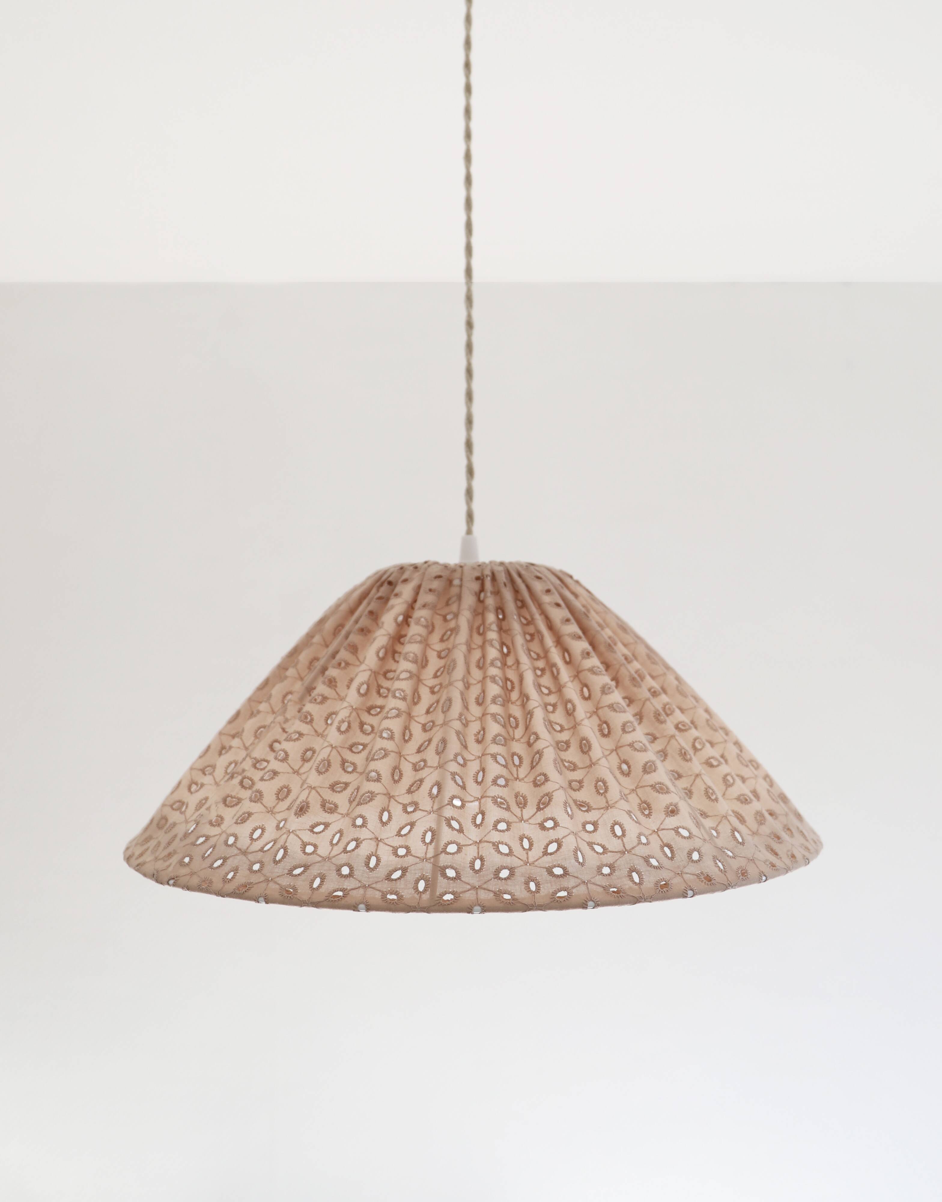 Openwork conical-shaped suspension "Malala broderie anglaise"