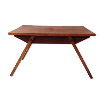 Table bass feet compass