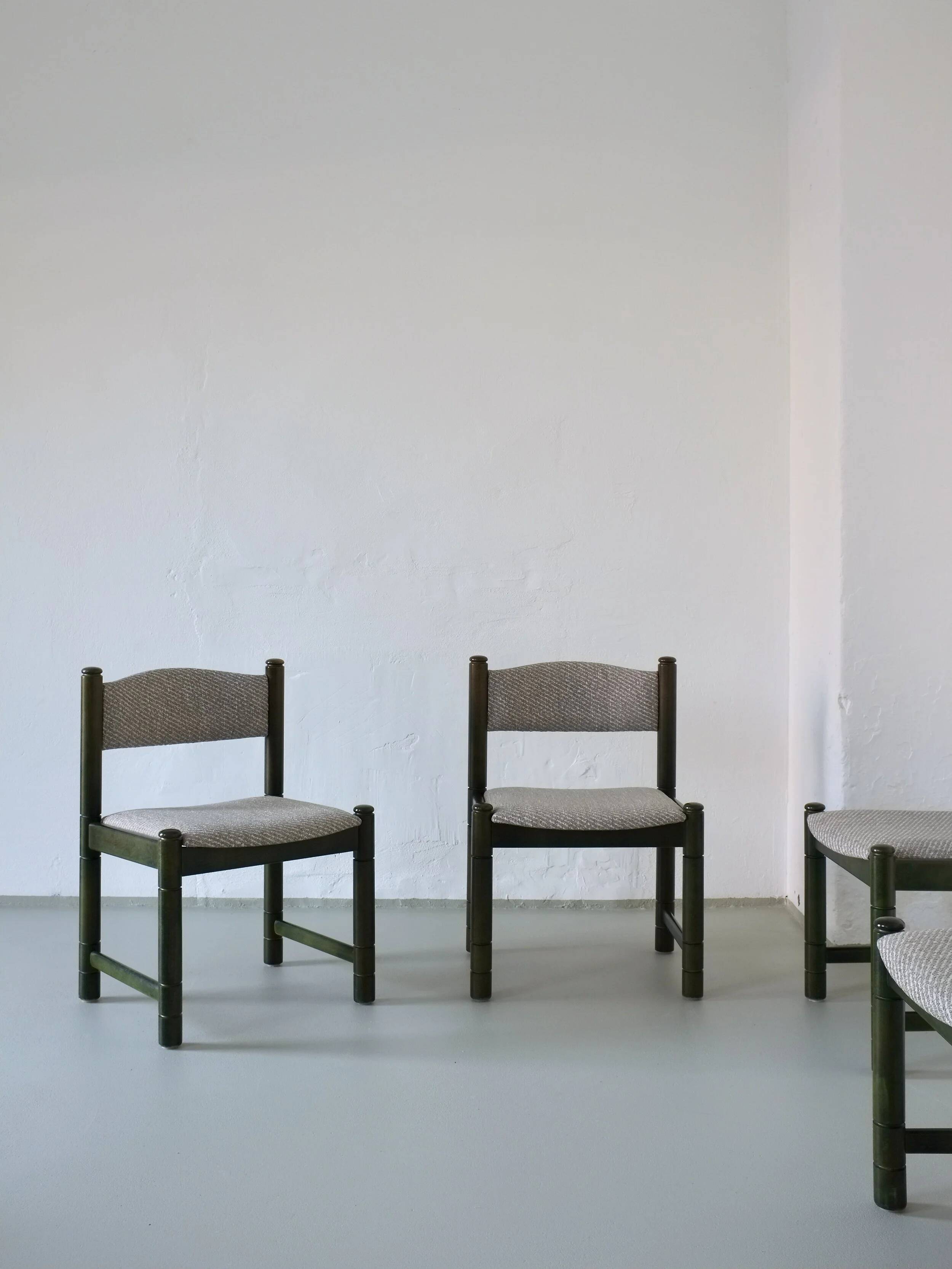 4 chaises vertes en bois sculpté | Scandinavie | Années 1960