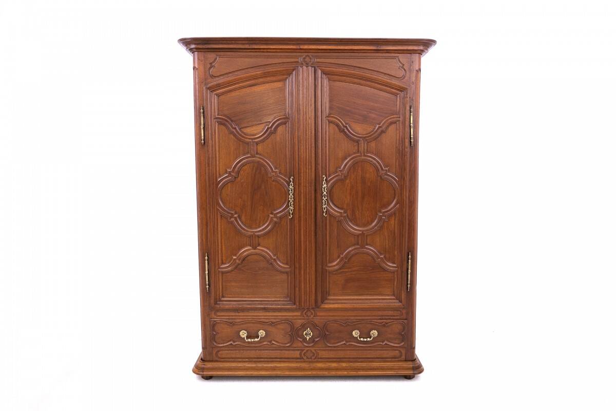 Double-leaf wardrobe, France, circa 1820. After renovation