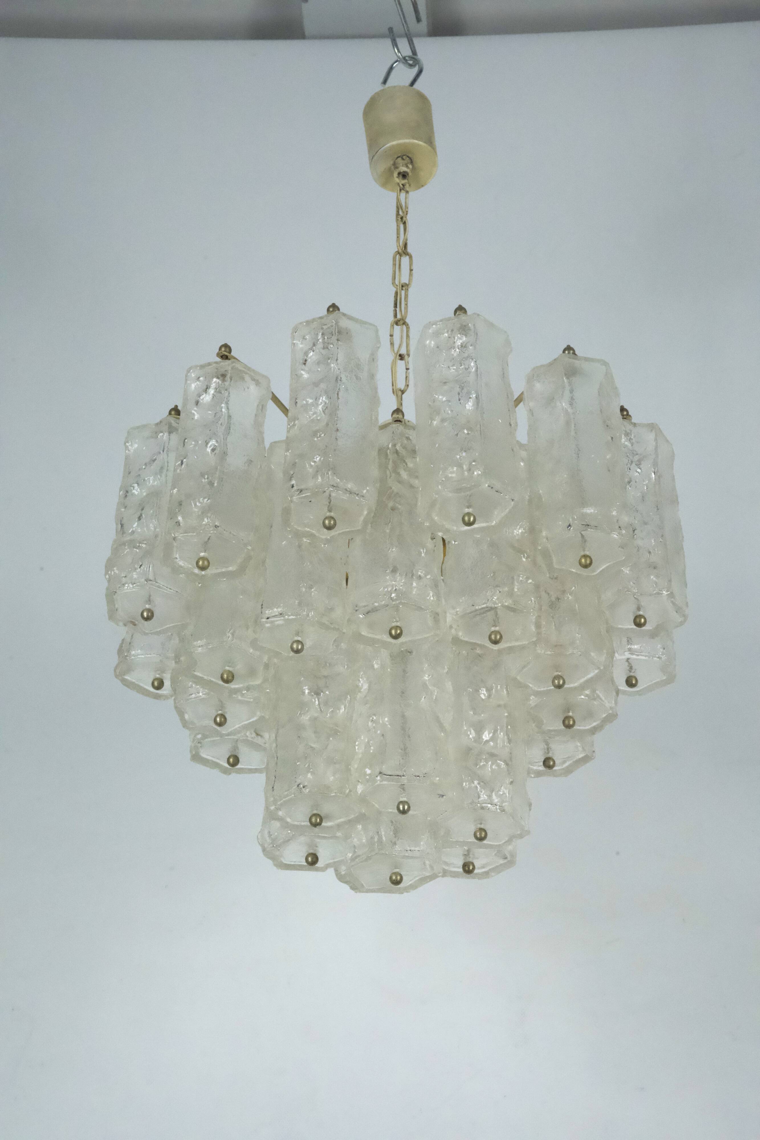 Mid-Century Toni Zuccheri for Venini, corteccia murano glass chandelier. 1960s Italy