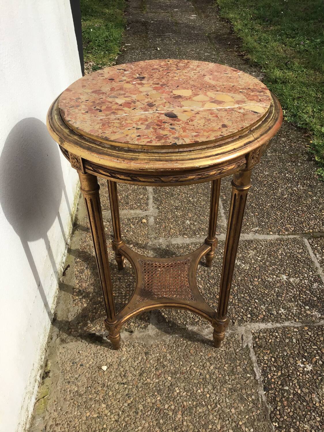 Gueridon table