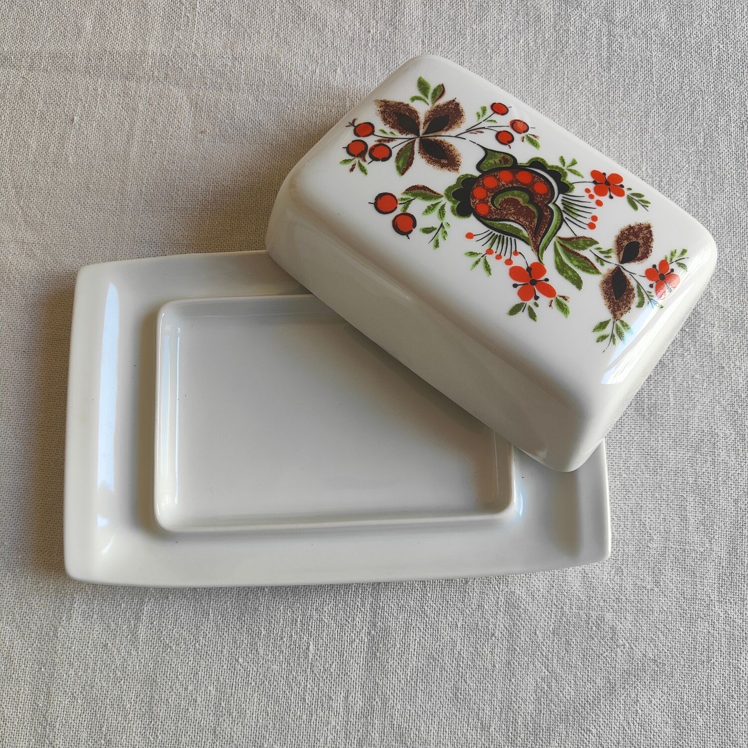 4 vintage plates 70s