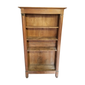 Armoire parisienne transformée en bibliothèque