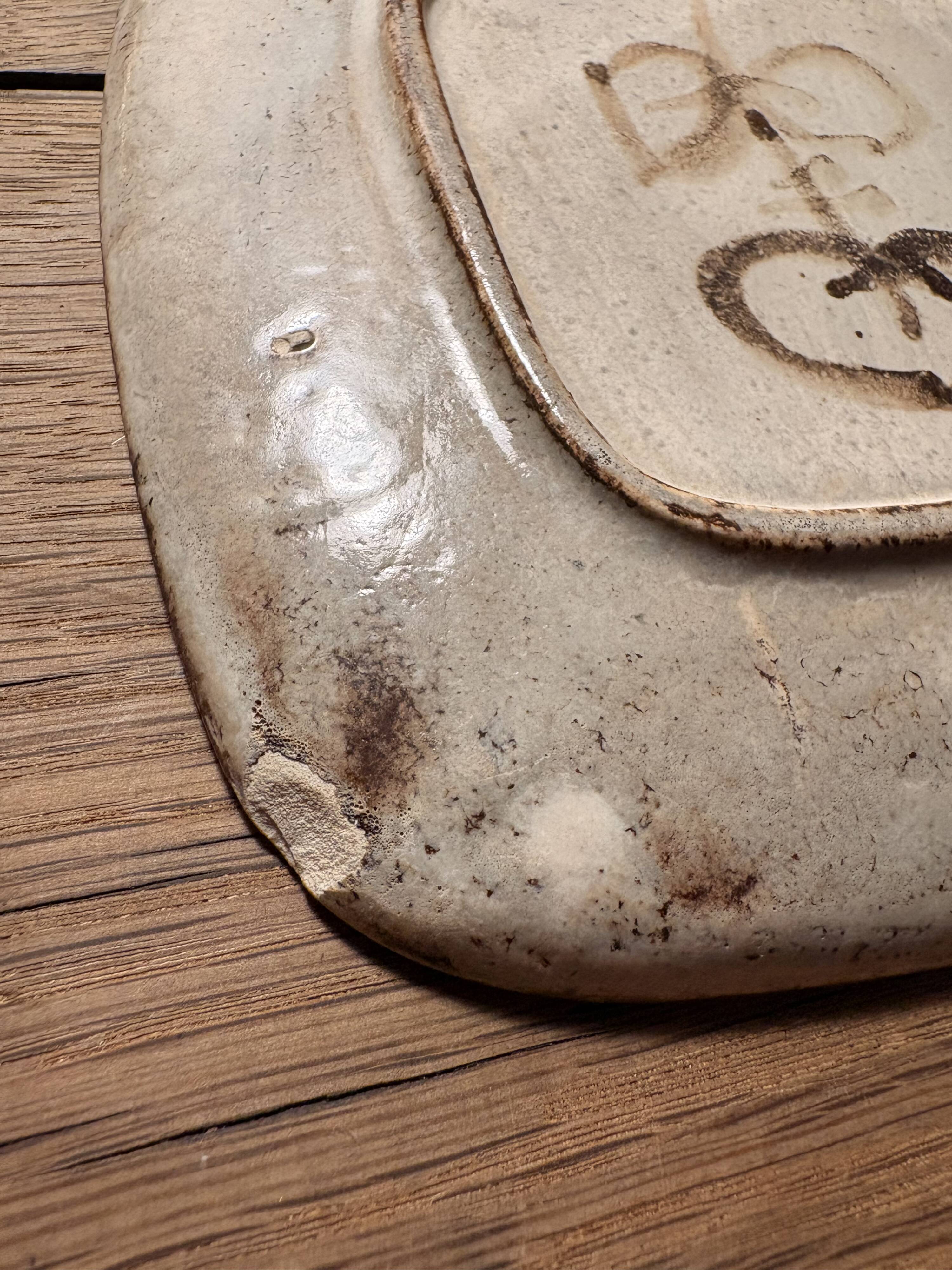 Square ceramic plate – signed Gustave Reynaud (Atelier Ratte)