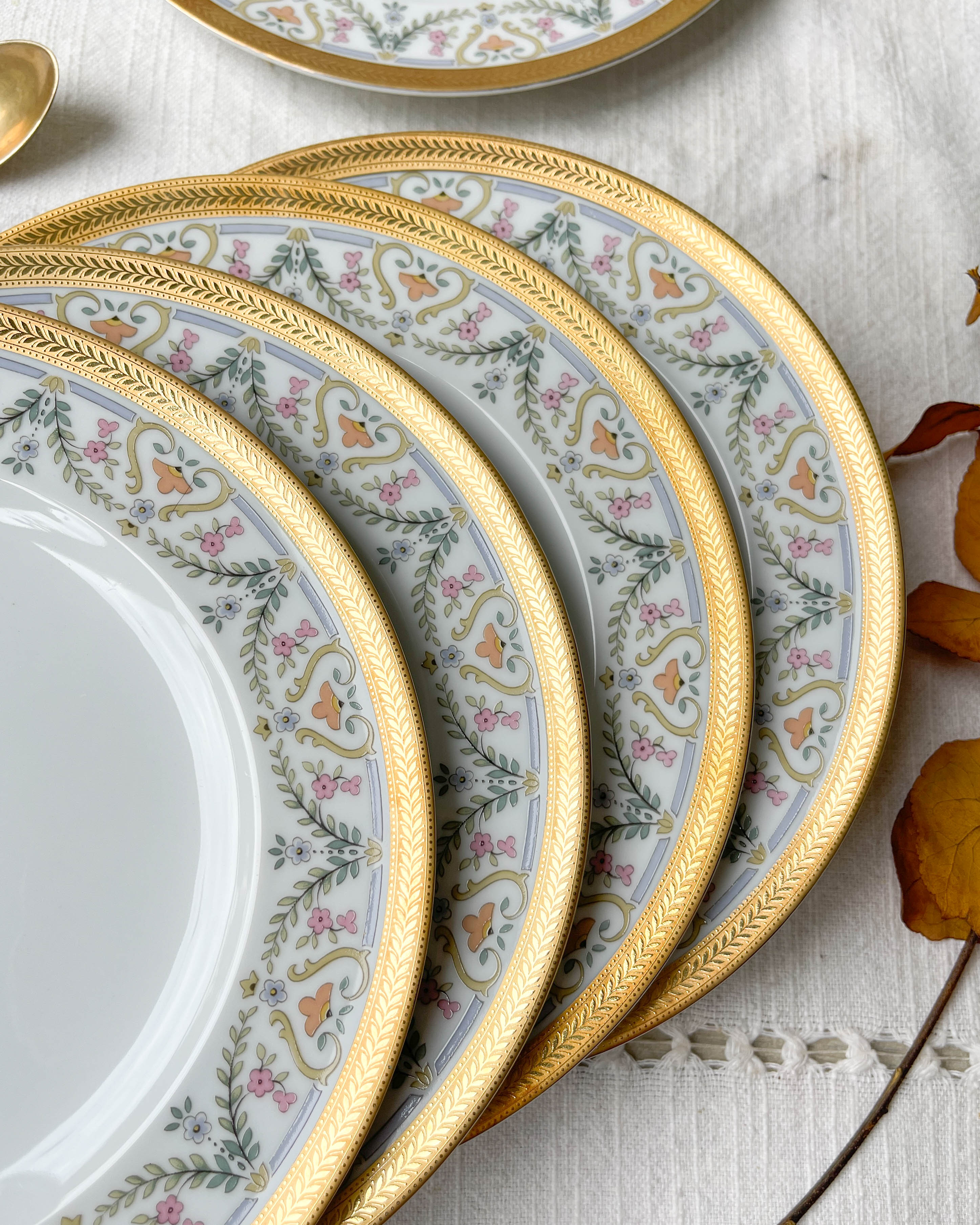 6 small vintage plates in golden white porcelain winterling bavaria