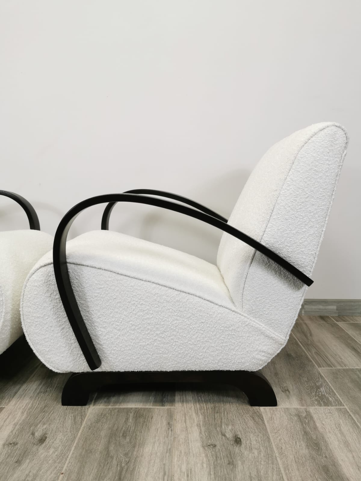 Restored armchairs by Jindrich Halabala, Set of 2