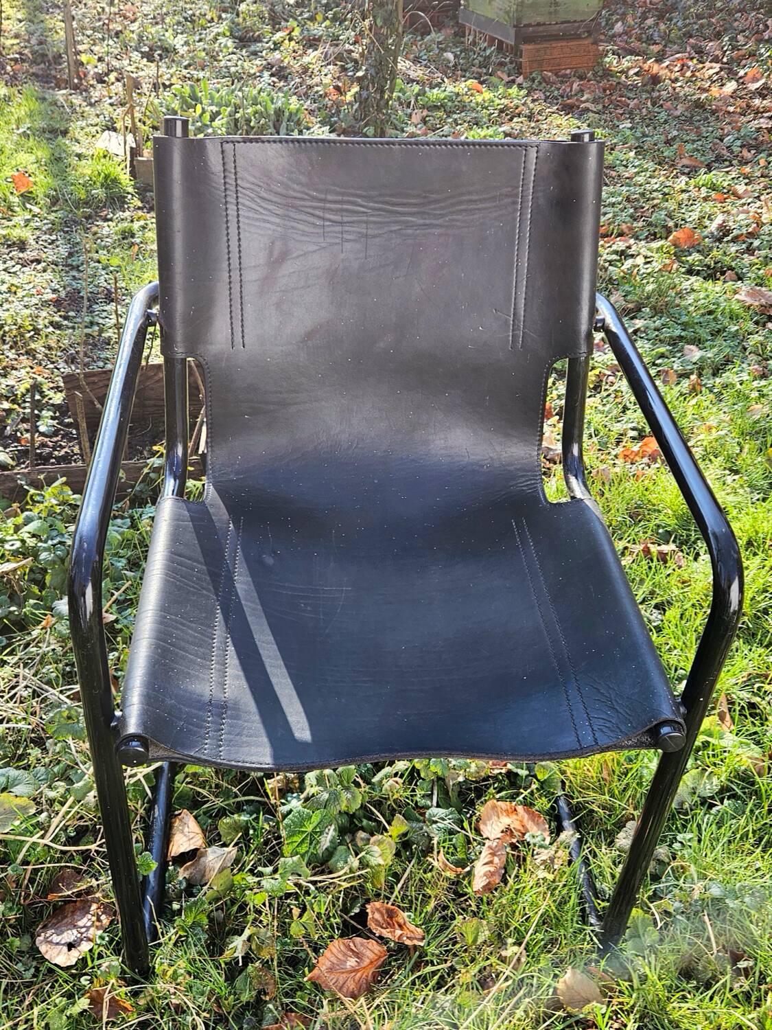 4 Matteo Grassi armchairs in black leather