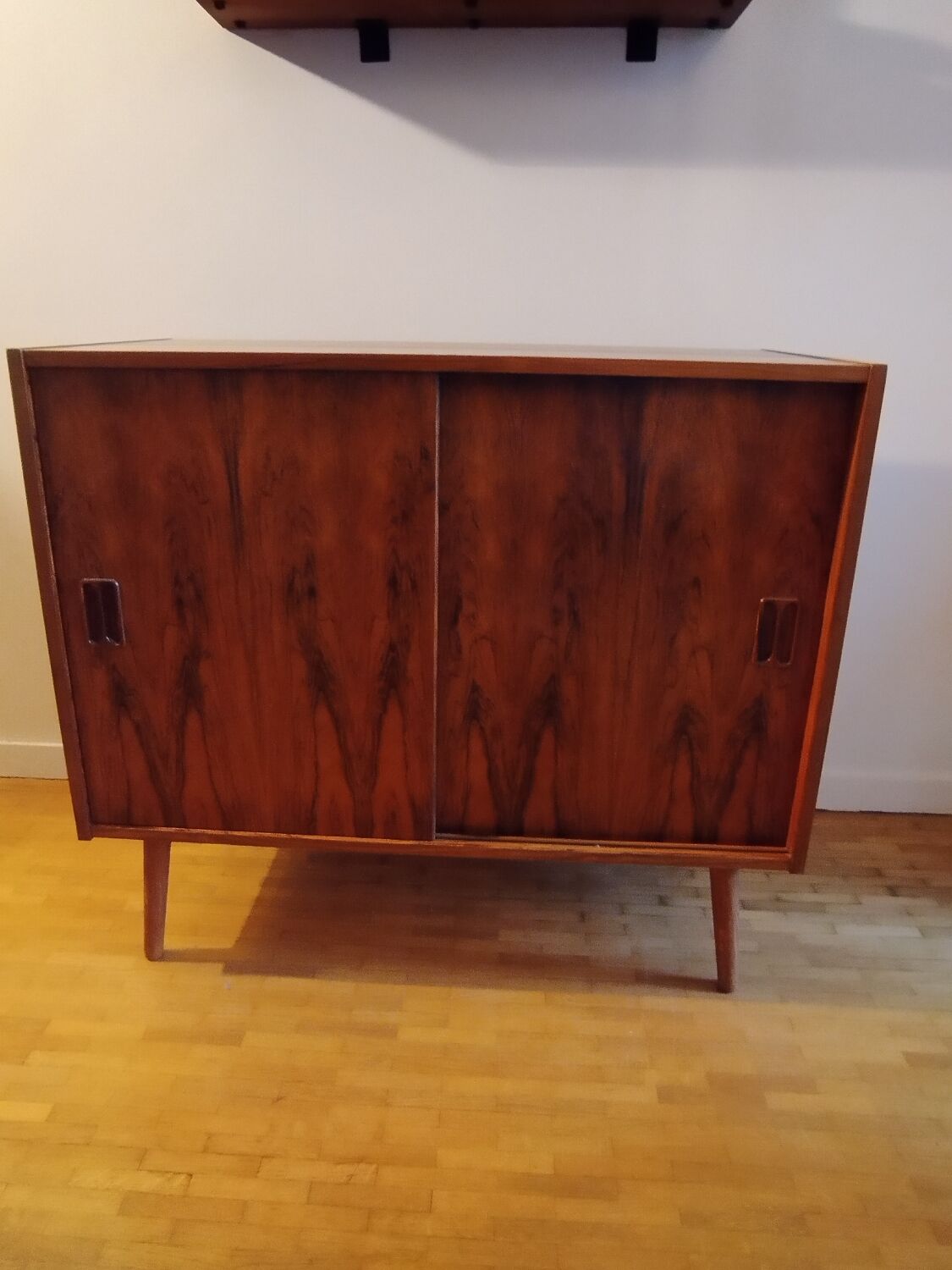 Rosewood chest of drawers