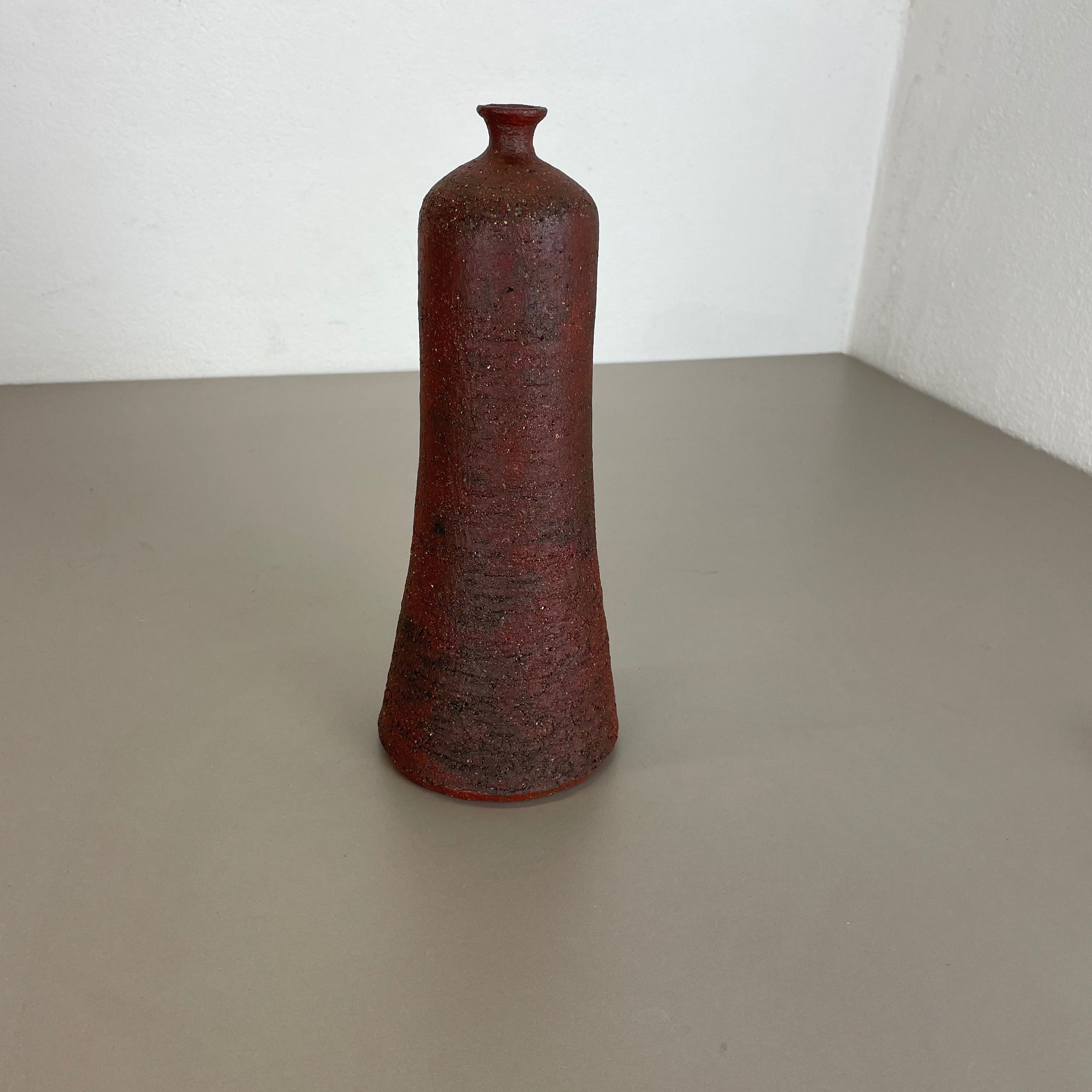 Vase abstrait en céramique rouge de studio par Gerhard Liebenthron, Allemagne, années 1970