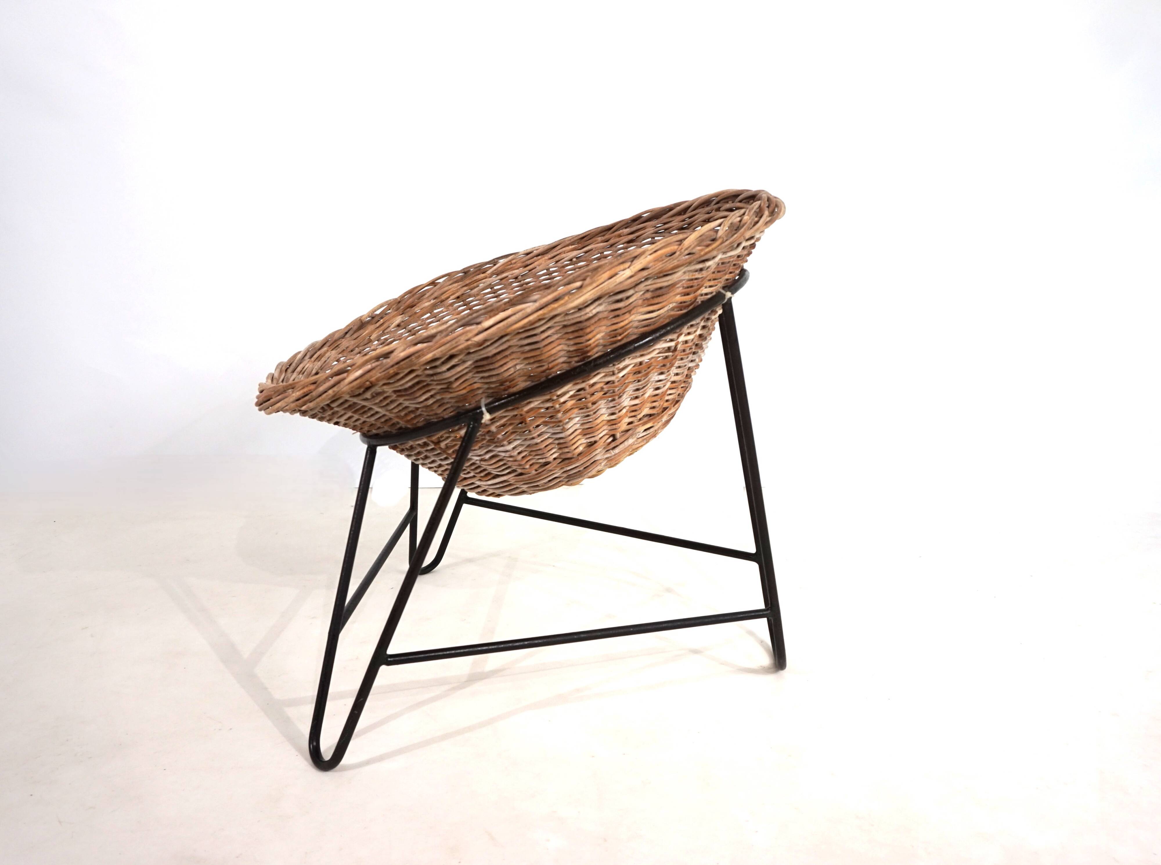 Rattan basket pod lounge chair, 1960