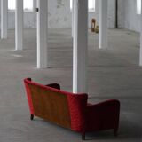 Modern Danish canapé, 3-seater in red velvet, Fritz Hansen style, 1940s.