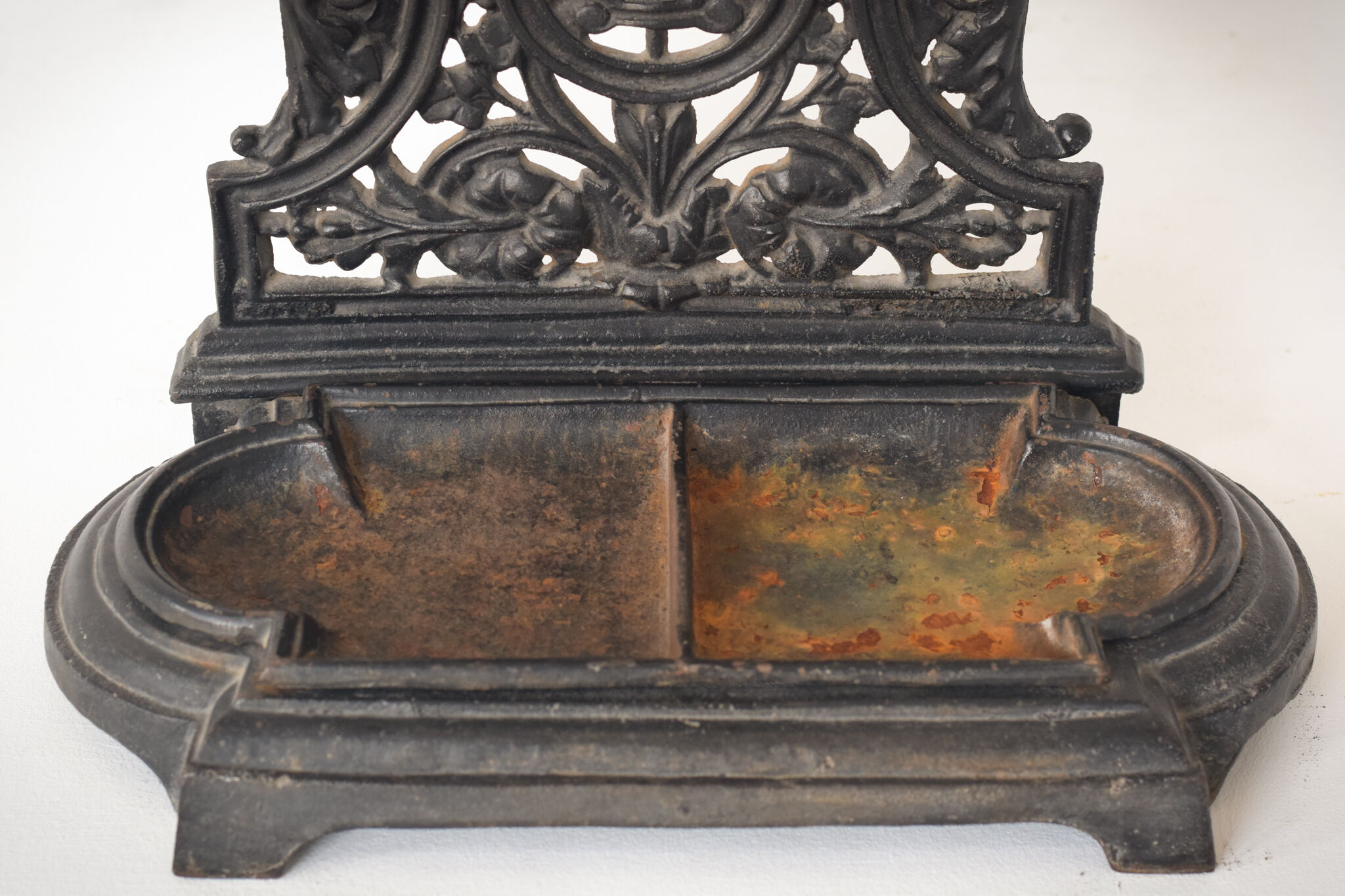 Victorian cast iron stick stand