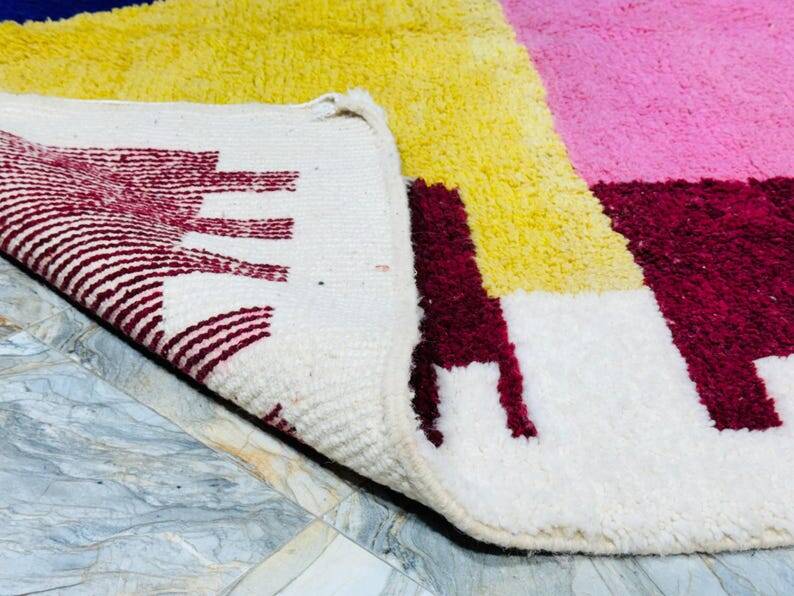 Beni Ouraine handwoven rug, traditional style, size 100 x 200 cm