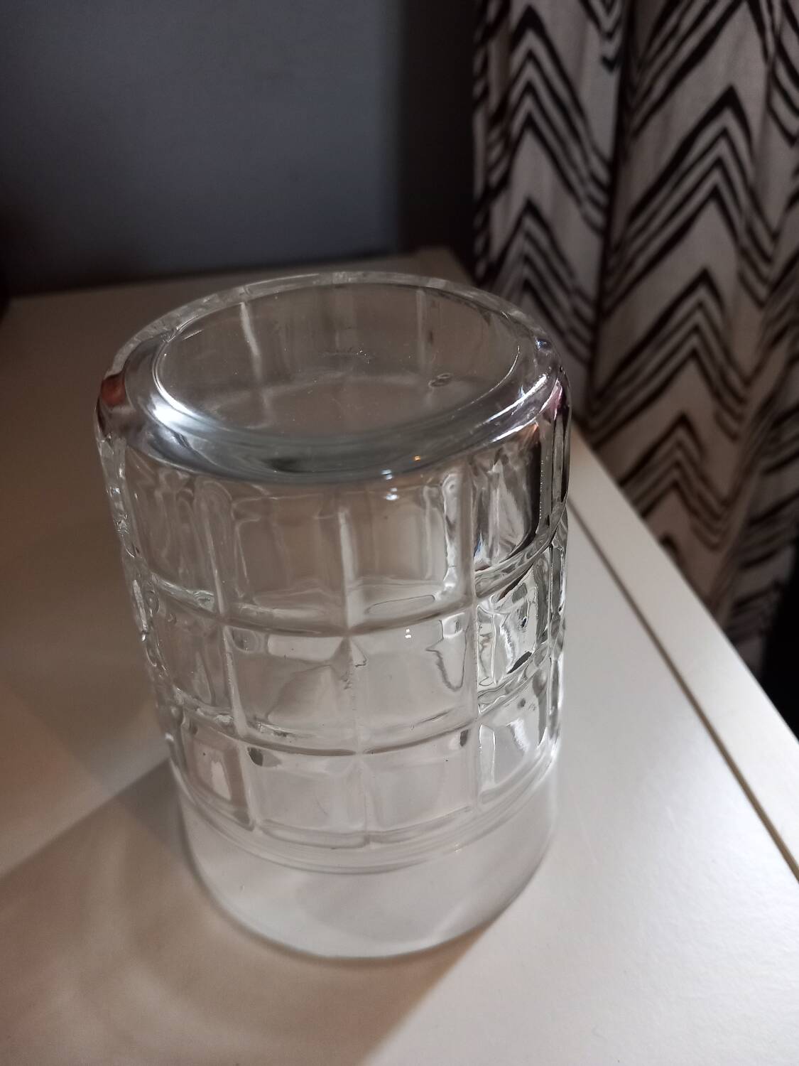 Whiskey decanter and 6 assorted glasses