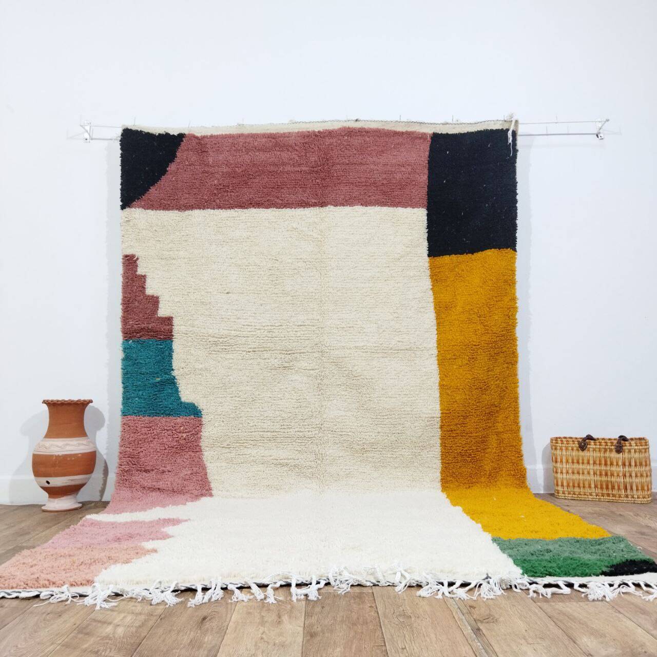 Handmade Moroccan Berber Rug 270 X 177 CM