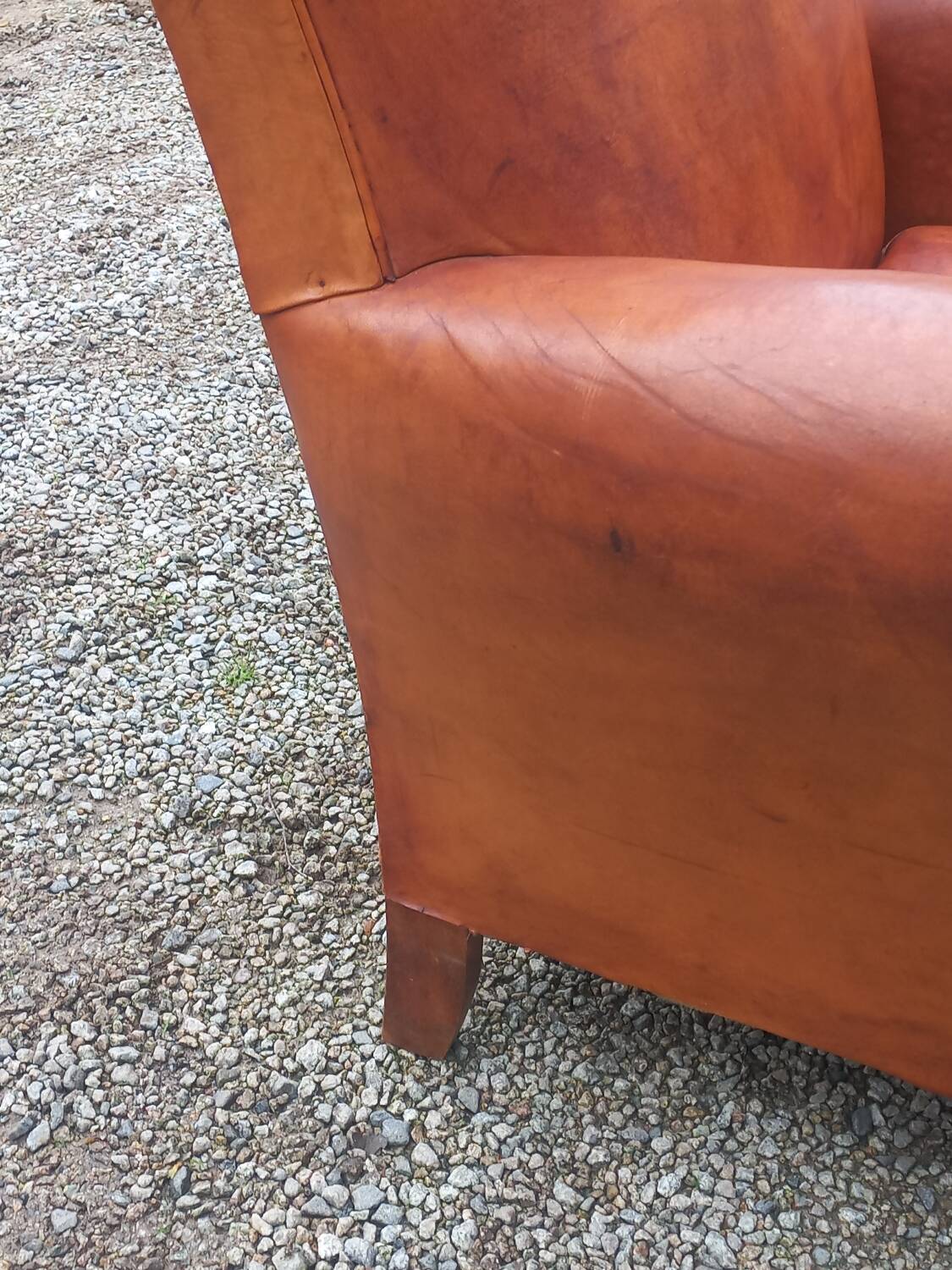 Art deco leather club chair from the 1930s