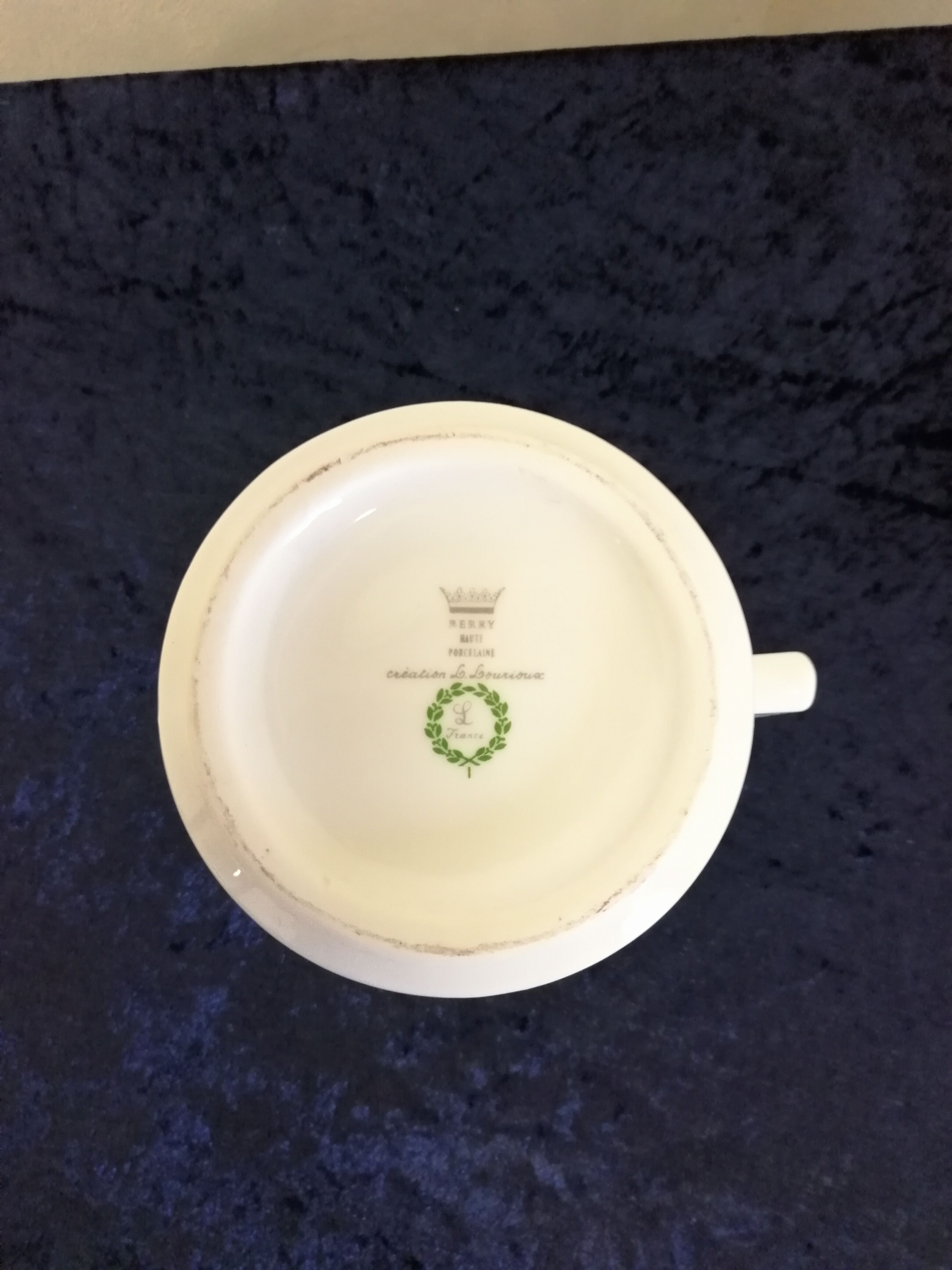 Duo of coffee cups in porcelain
