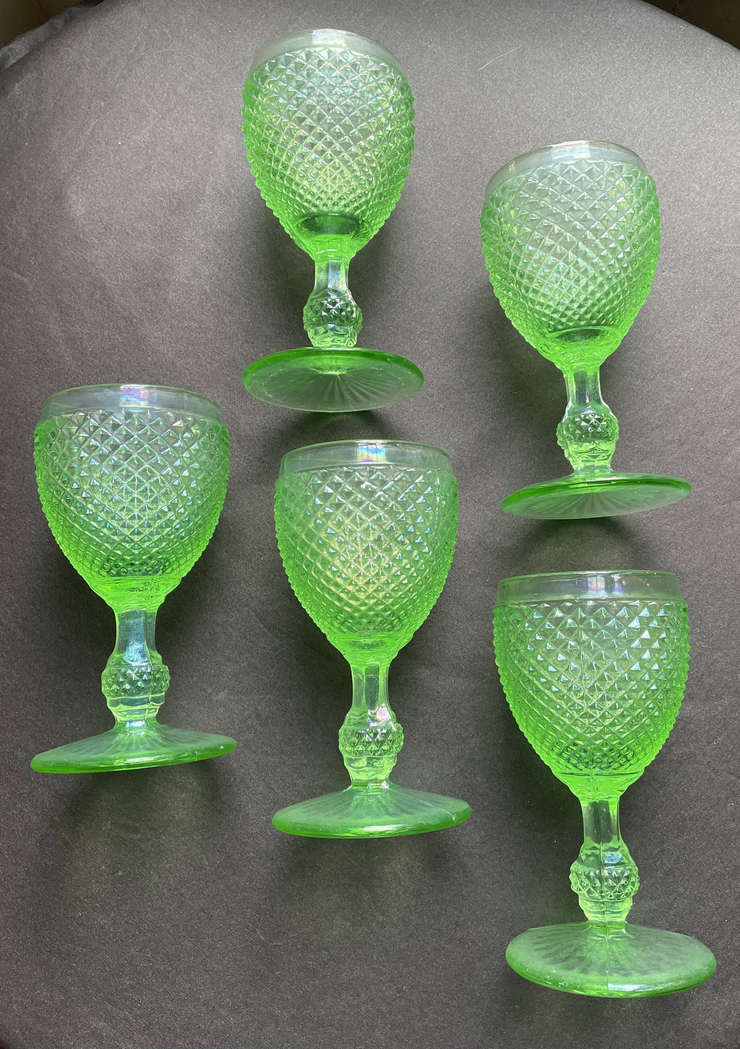 Green diamond tip stemmed glasses