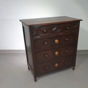 Particularly cool English chest of drawers. Dated (Charles 2 era). Made of solid oak with beautiful patina.