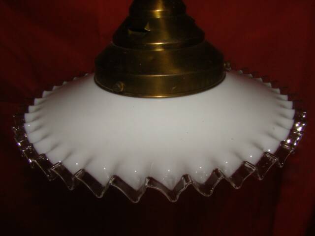 suspension in white opaline from the early 20th century