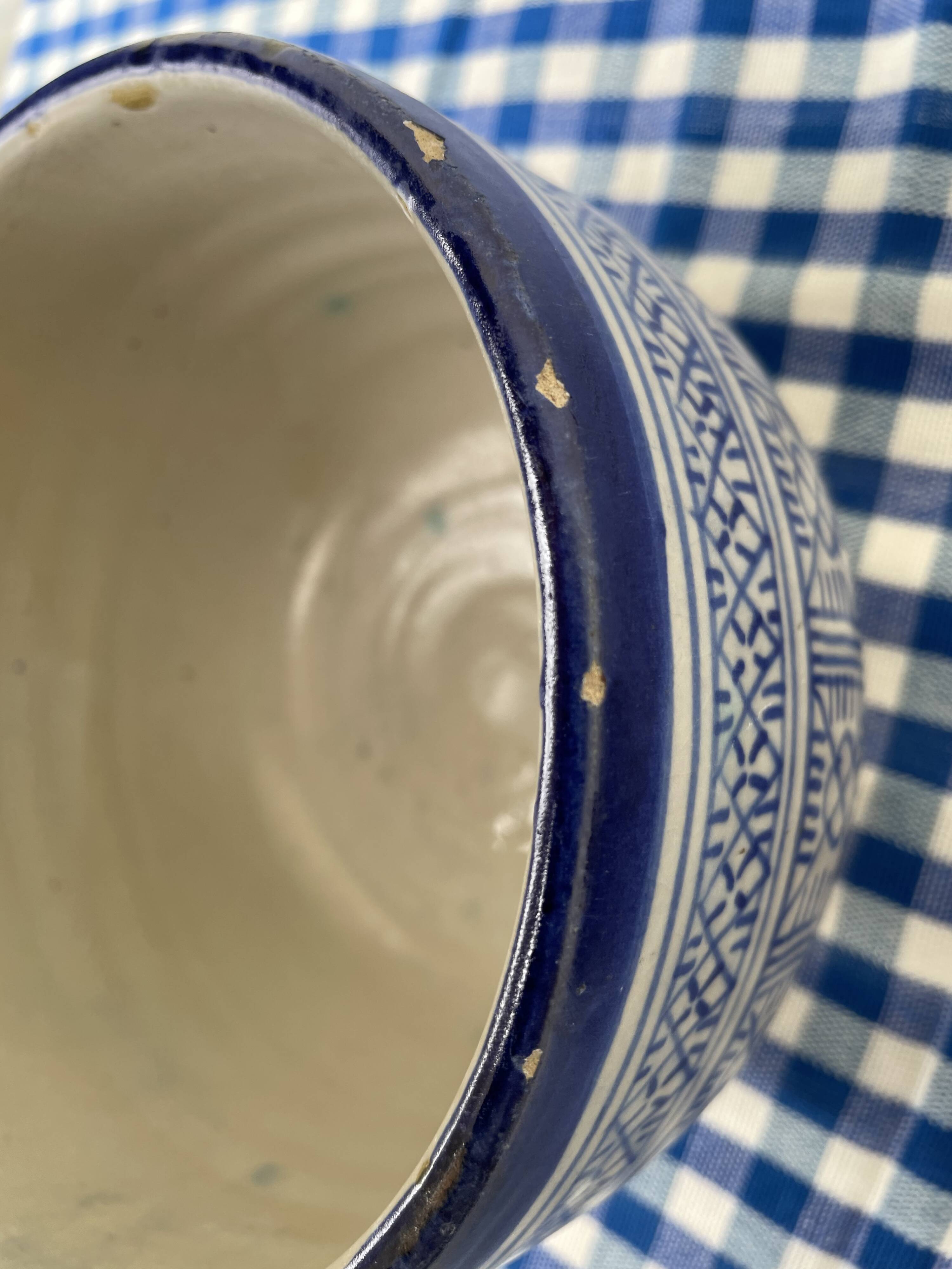 Antique covered butter pot "jobbana" from Morocco, Fes, signed Serghini.