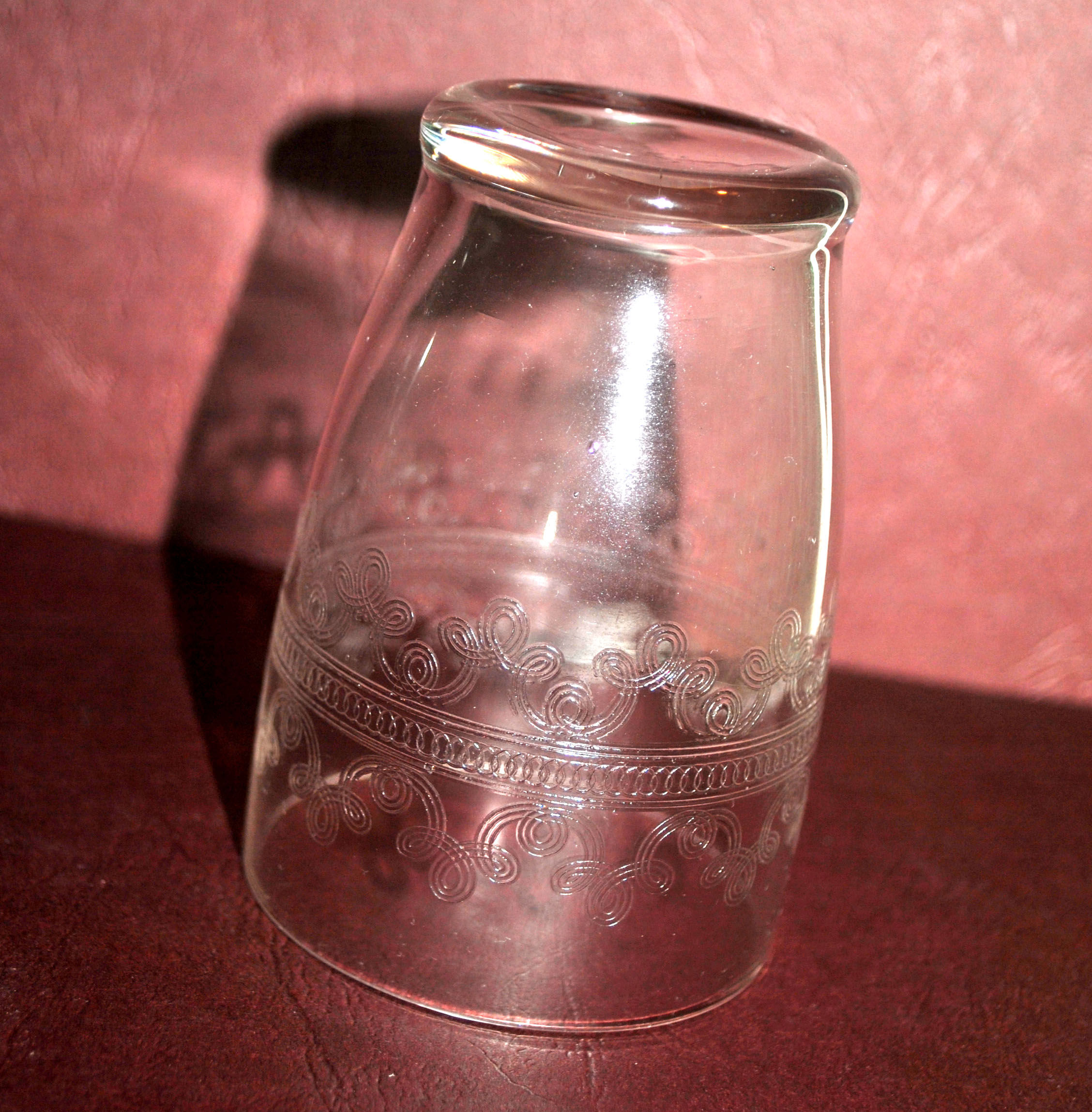 Series of 6 glasses cups 1920 in crystal engraved guilloché in pantogravure 9.2Ht
