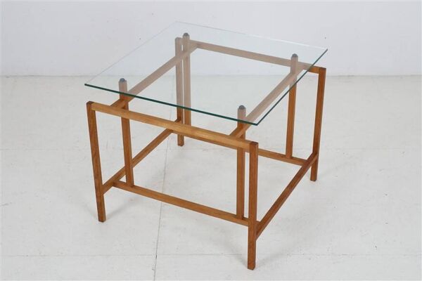 Table basse moderne danoise / table d'appoint / attribuée à Henning Nørgaard / chêne / verre / années 1970